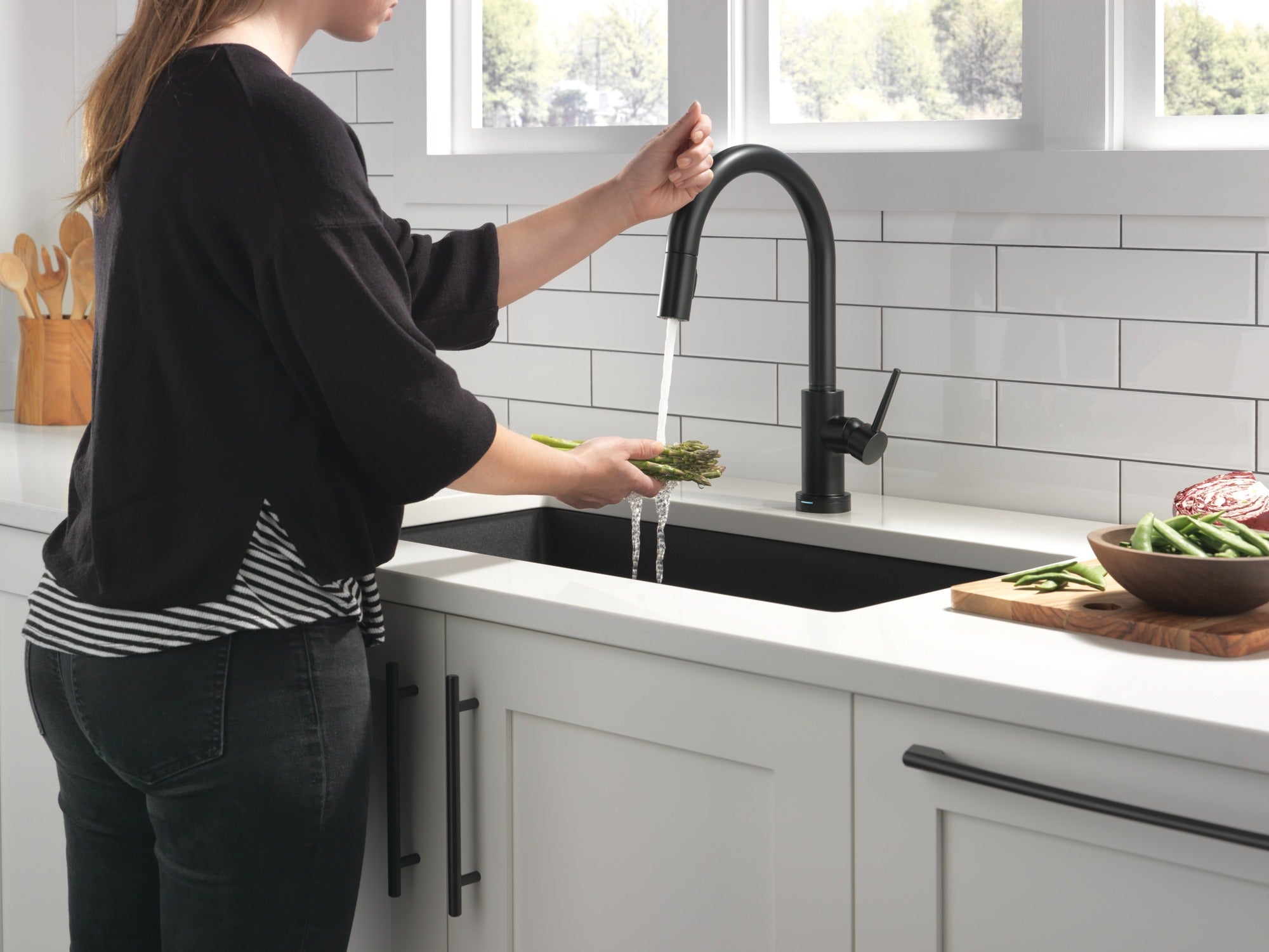 Delta Trinsic® Single Handle Pull-Down Kitchen Faucet with Touch<sub>2</sub>O® Technology