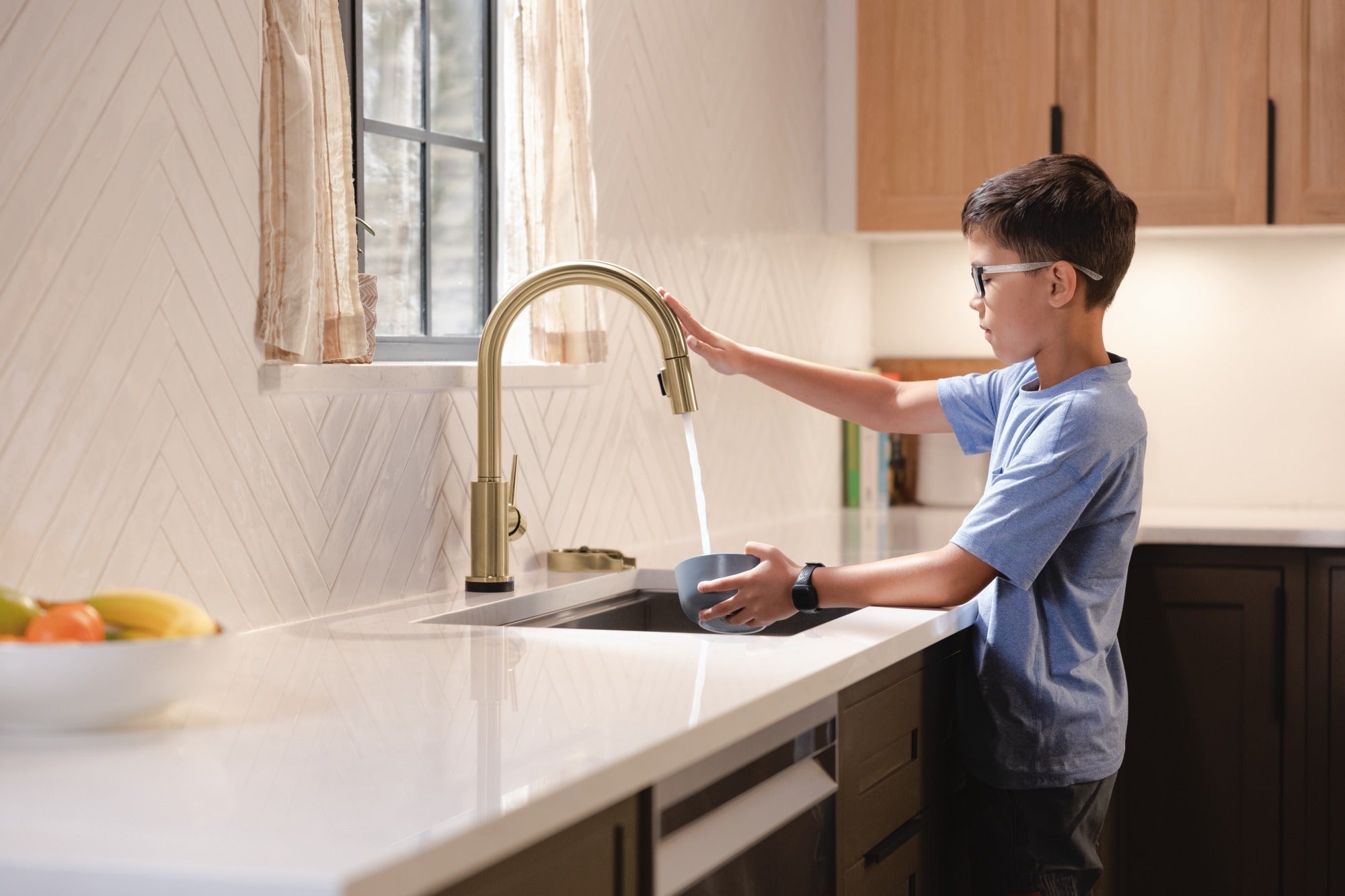 Delta Trinsic® VoiceIQ® Kitchen Faucet with Touch<sub>2</sub>O® Technology with Touchless Technology