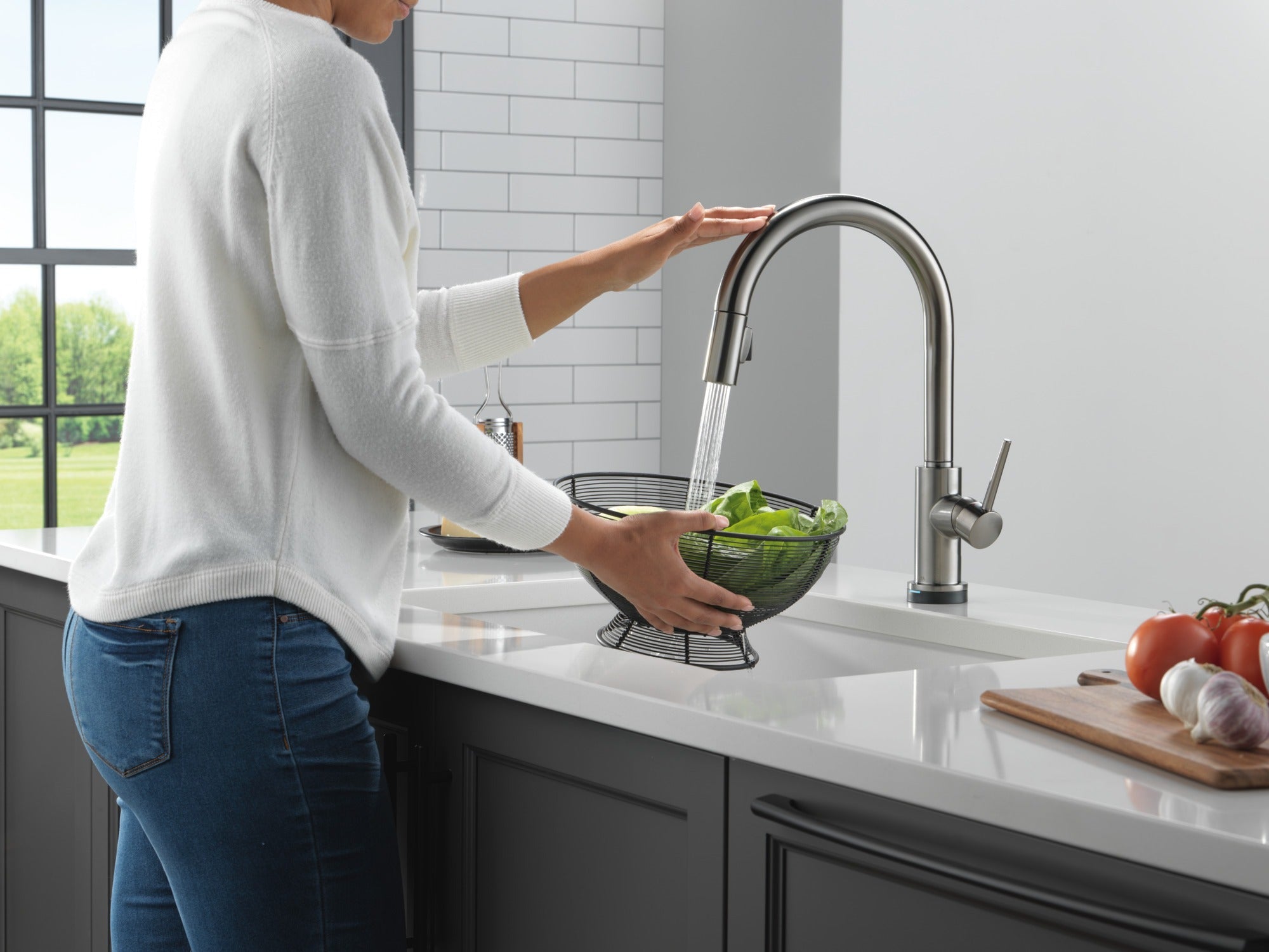 Delta Trinsic® VoiceIQ® Kitchen Faucet with Touch<sub>2</sub>O® Technology with Touchless Technology