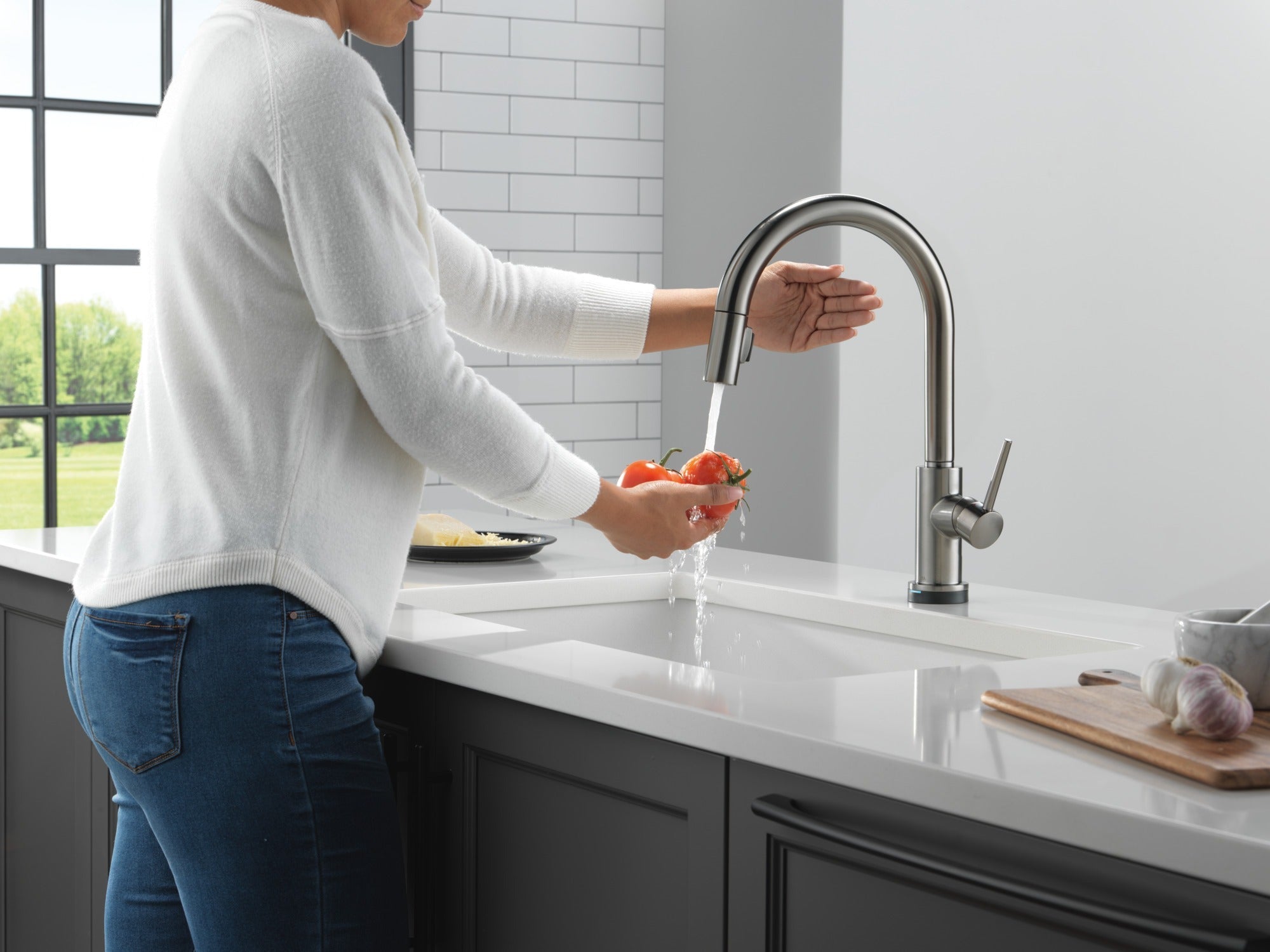Delta Trinsic® VoiceIQ® Kitchen Faucet with Touch<sub>2</sub>O® Technology with Touchless Technology