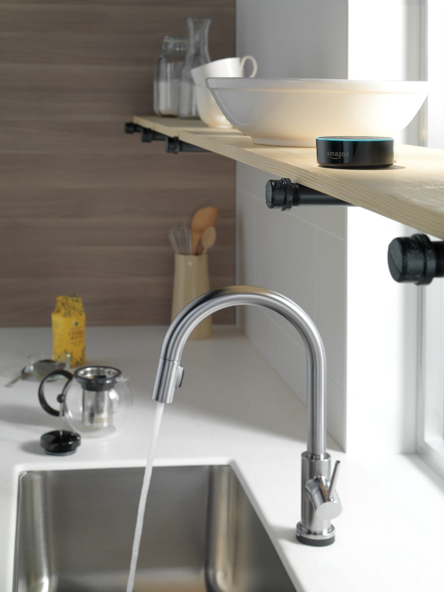 Delta Trinsic® VoiceIQ® Single-Handle Pull-Down Kitchen Faucet with Touch<sub>2</sub>O® Technology