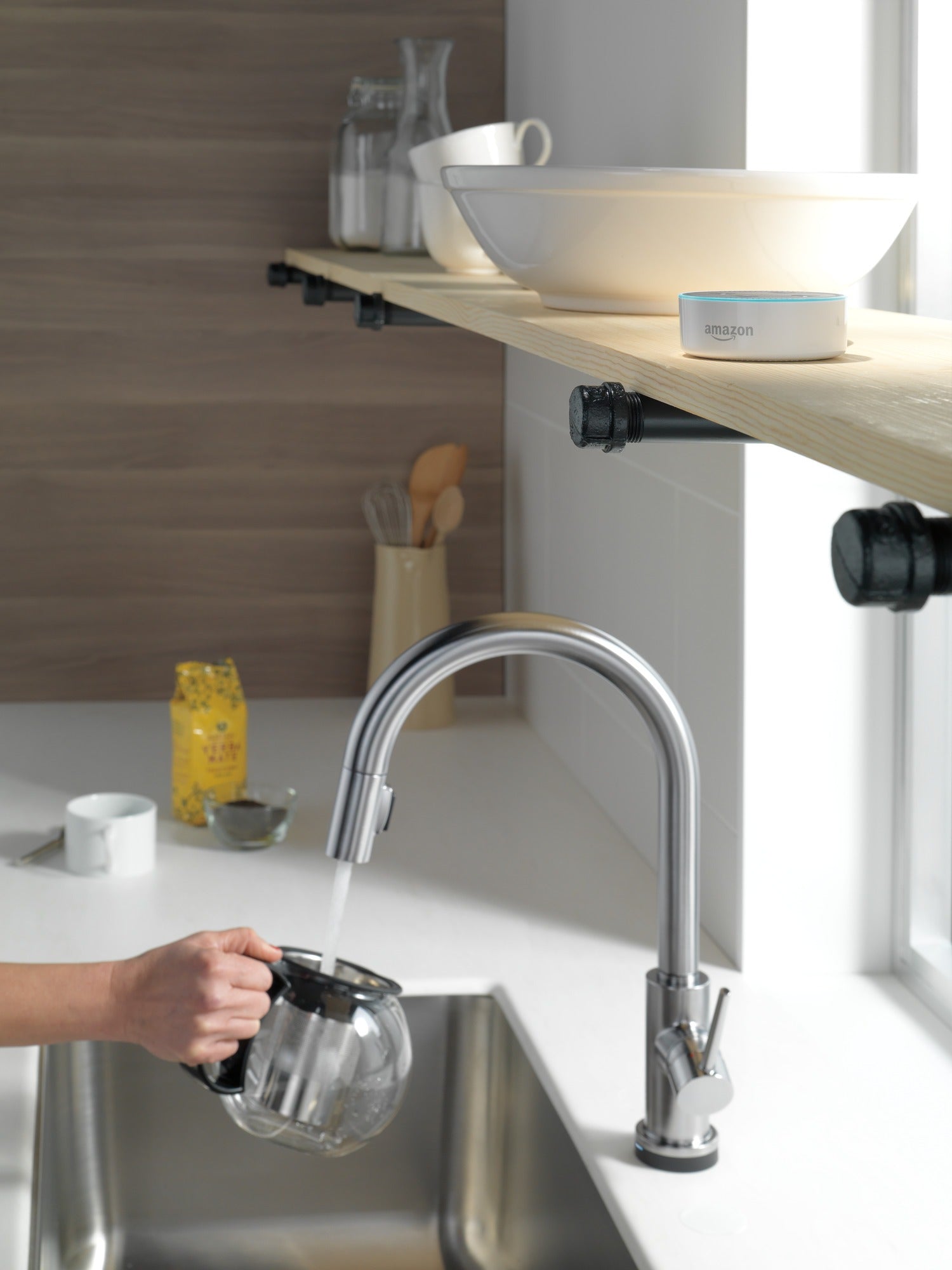 Delta Trinsic® VoiceIQ® Single-Handle Pull-Down Kitchen Faucet with Touch<sub>2</sub>O® Technology