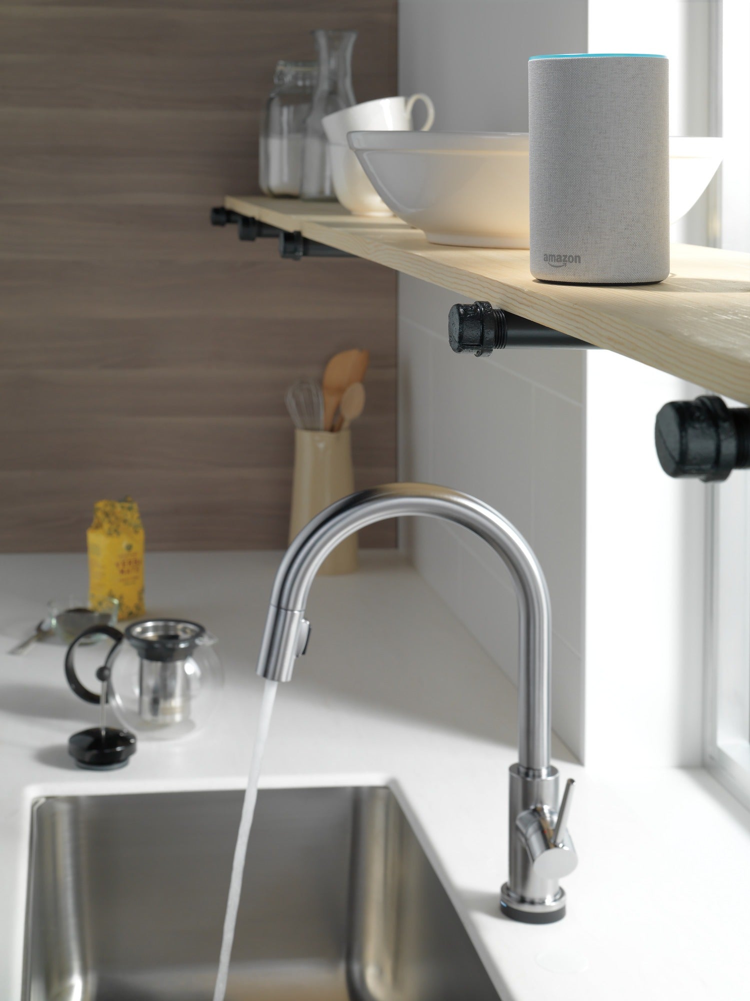 Delta Trinsic® VoiceIQ® Single-Handle Pull-Down Kitchen Faucet with Touch<sub>2</sub>O® Technology