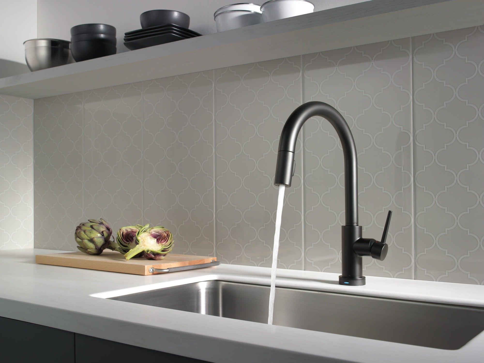 Delta Trinsic® VoiceIQ® Single-Handle Pull-Down Kitchen Faucet with Touch<sub>2</sub>O® Technology