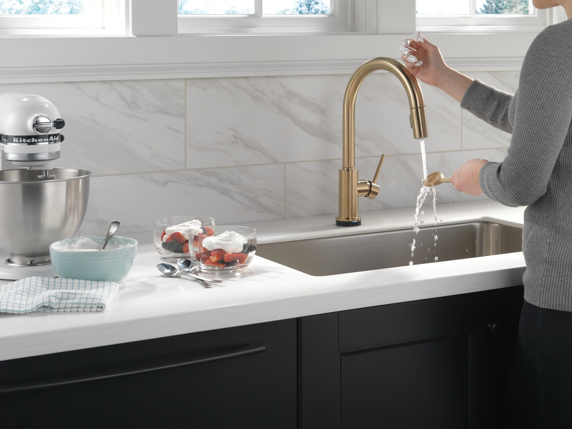 Delta Trinsic® VoiceIQ® Single-Handle Pull-Down Kitchen Faucet with Touch<sub>2</sub>O® Technology