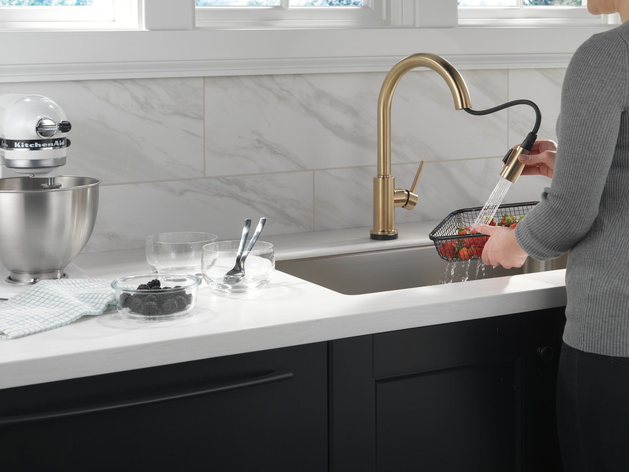 Delta Trinsic® VoiceIQ® Single-Handle Pull-Down Kitchen Faucet with Touch<sub>2</sub>O® Technology