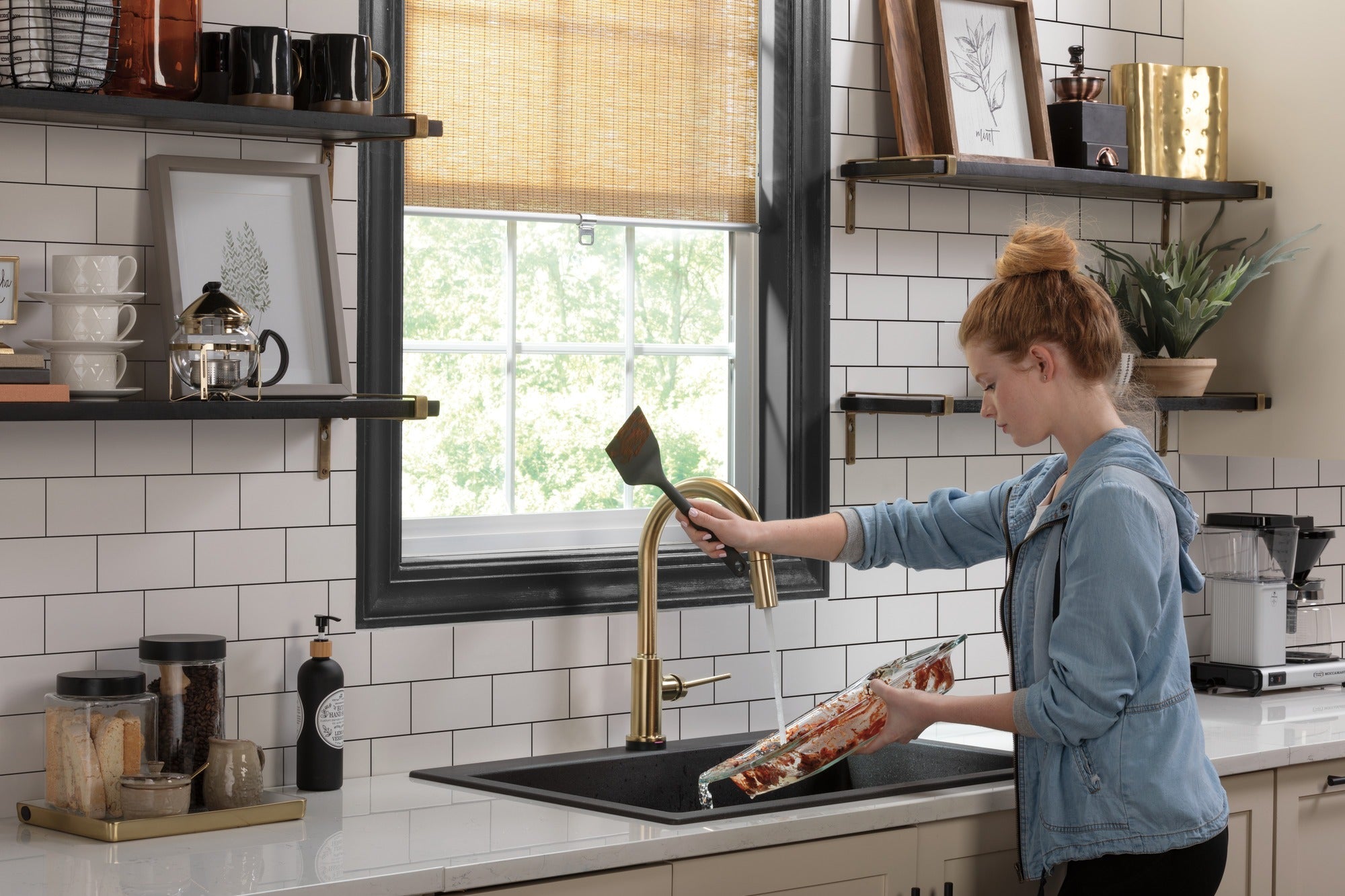 Delta Trinsic® VoiceIQ® Single-Handle Pull-Down Kitchen Faucet with Touch<sub>2</sub>O® Technology