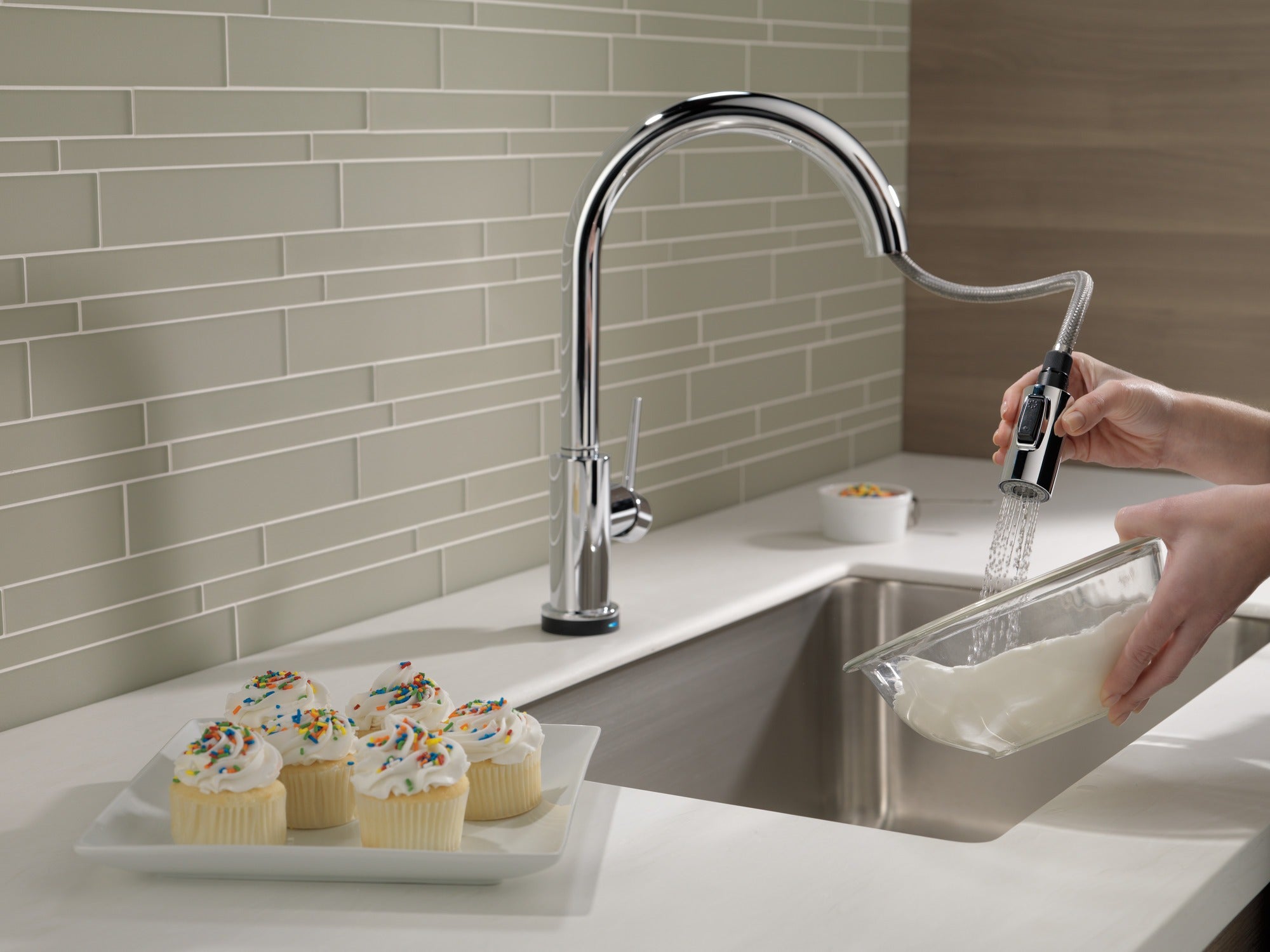 Delta Trinsic® VoiceIQ® Single-Handle Pull-Down Kitchen Faucet with Touch<sub>2</sub>O® Technology
