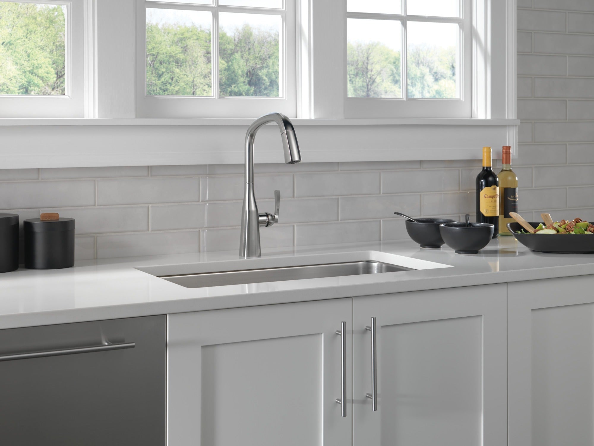 Delta Stryke® Single Handle Pull-Down Kitchen Faucet