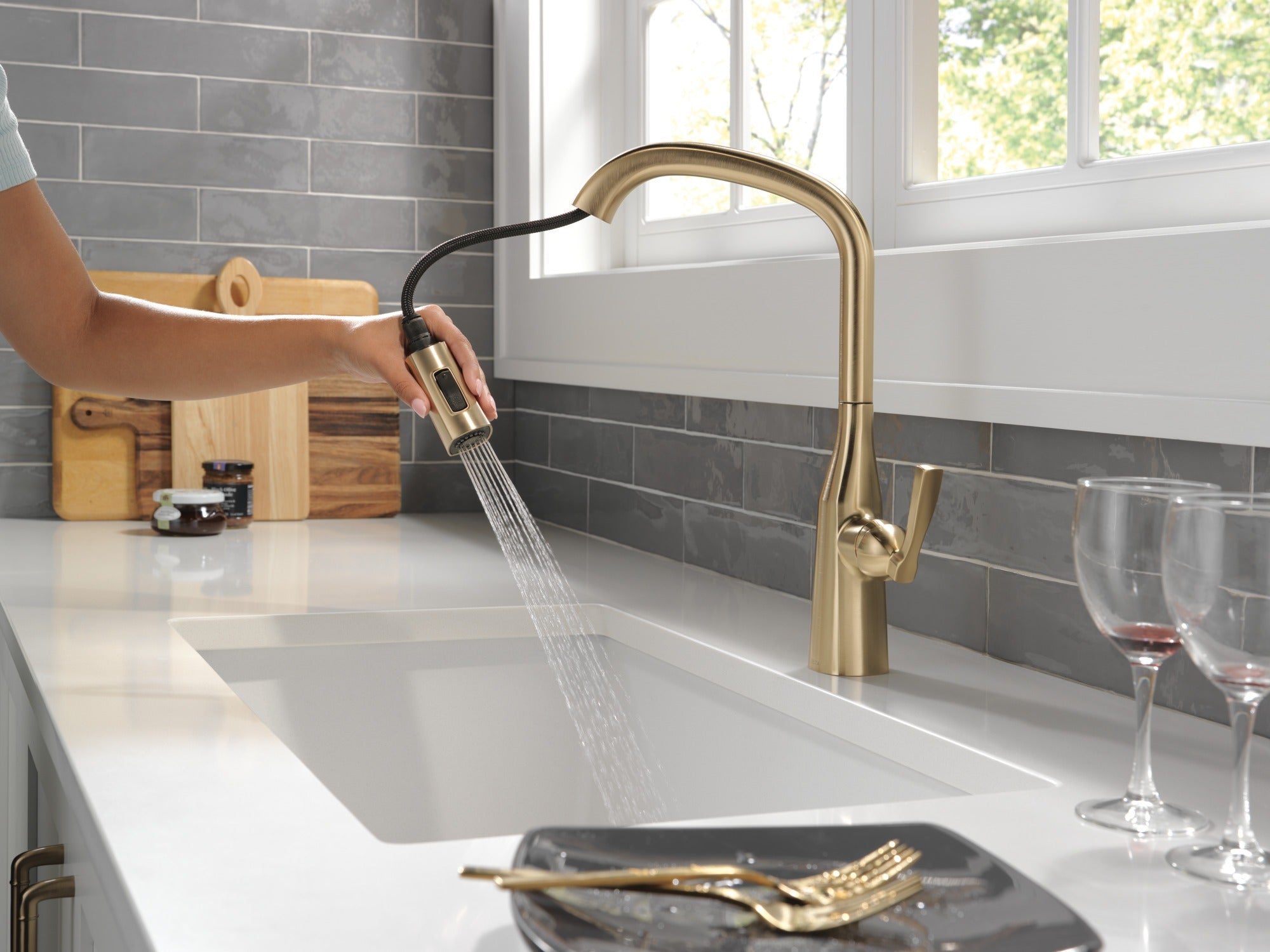 Delta Stryke® Single Handle Pull-Down Kitchen Faucet