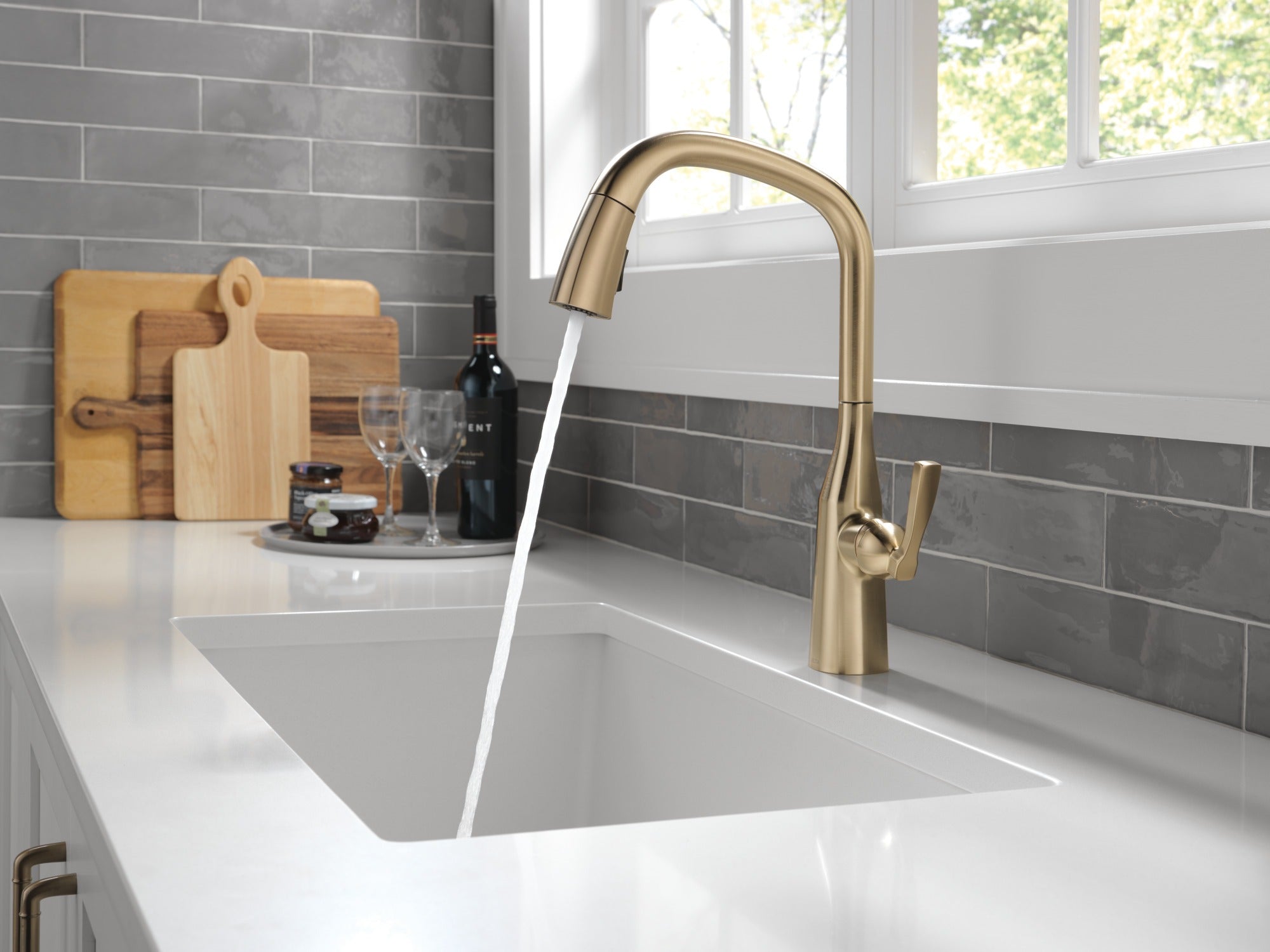 Delta Stryke® Single Handle Pull-Down Kitchen Faucet