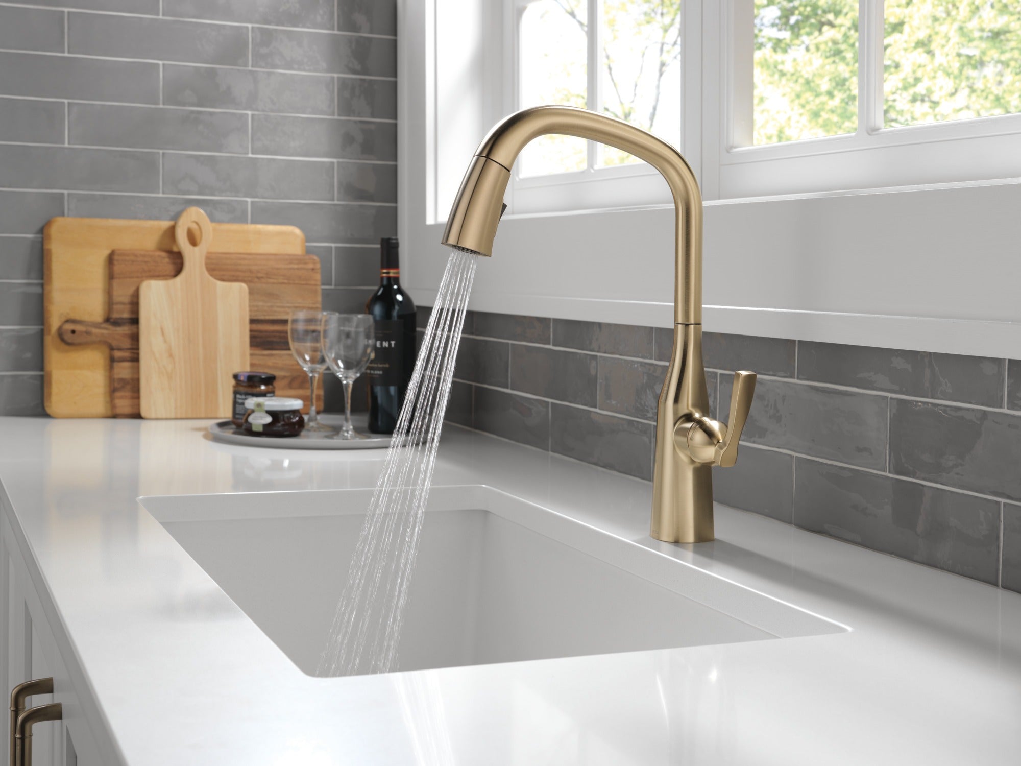 Delta Stryke® Single Handle Pull-Down Kitchen Faucet