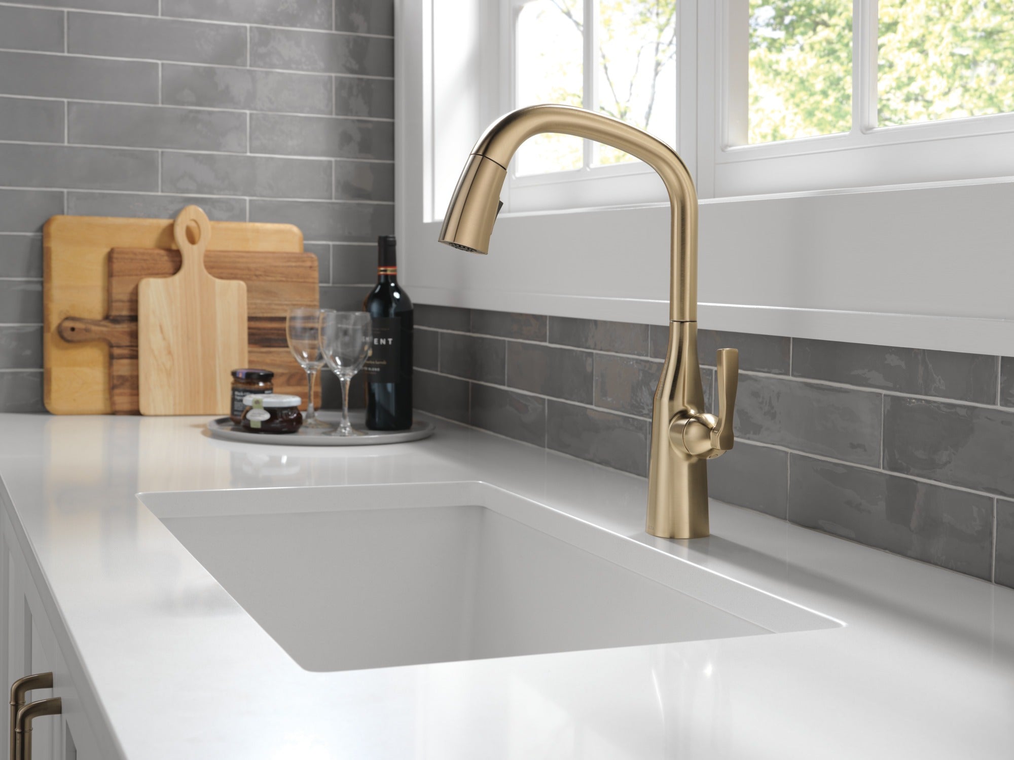 Delta Stryke® Single Handle Pull-Down Kitchen Faucet