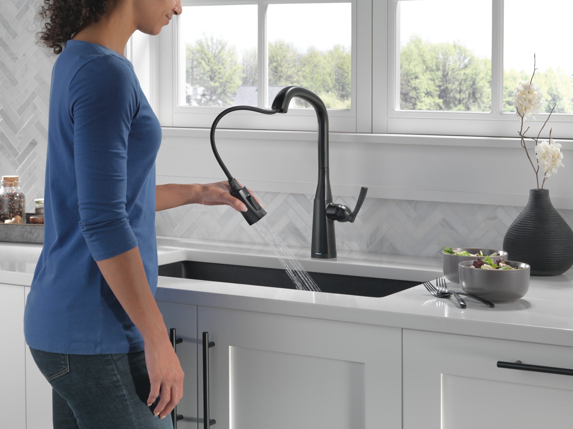 Delta Stryke® Single Handle Pull-Down Kitchen Faucet with Touch<sub>2</sub>O® Technology