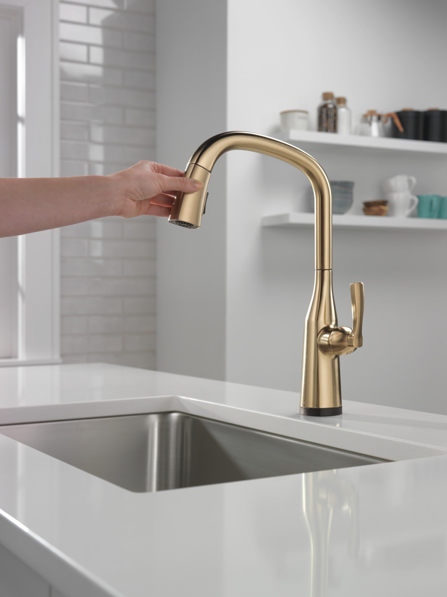 Delta Stryke® Single Handle Pull-Down Kitchen Faucet with Touch<sub>2</sub>O® Technology