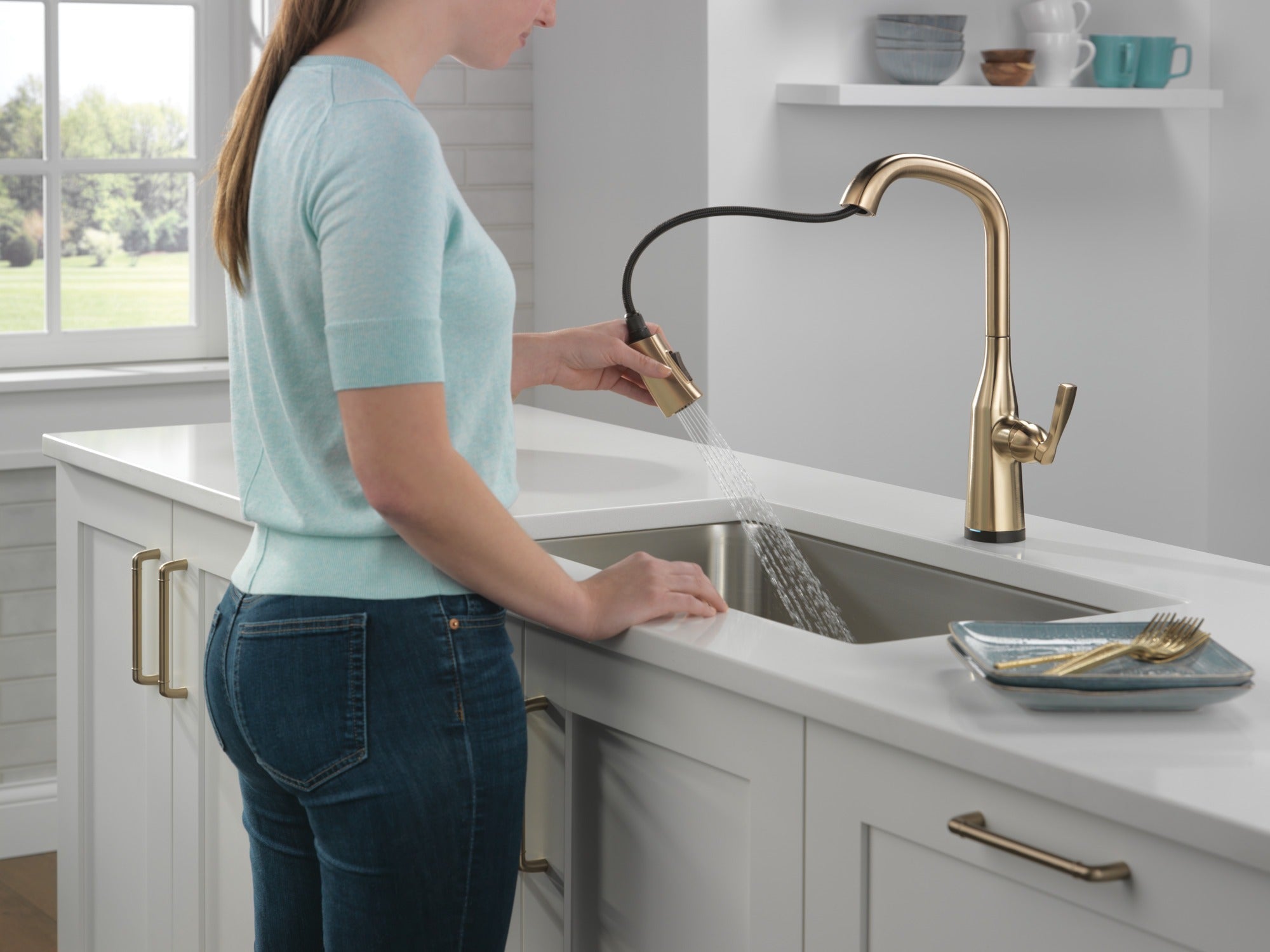Delta Stryke® Single Handle Pull-Down Kitchen Faucet with Touch<sub>2</sub>O® Technology