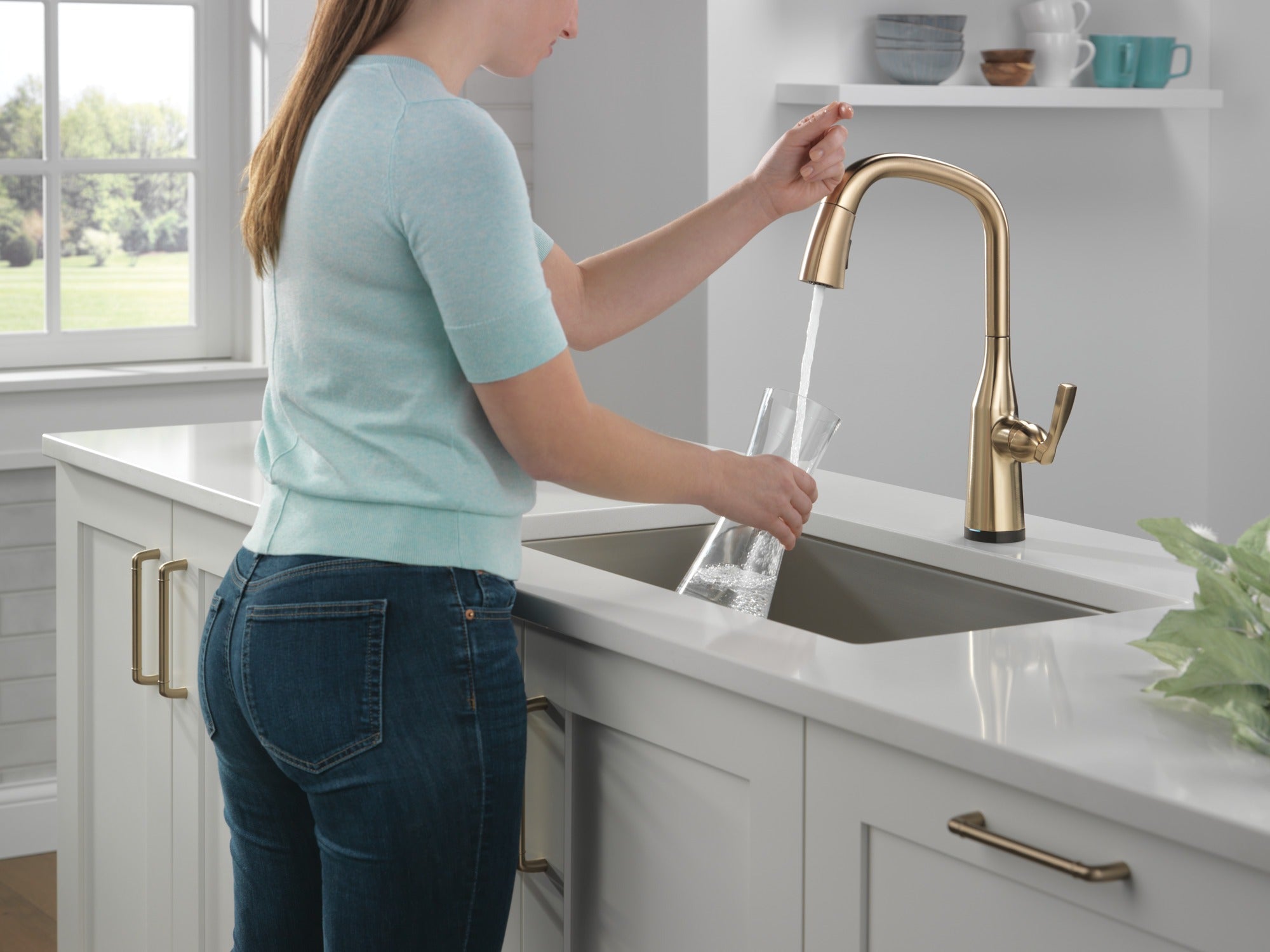 Delta Stryke® Single Handle Pull-Down Kitchen Faucet with Touch<sub>2</sub>O® Technology