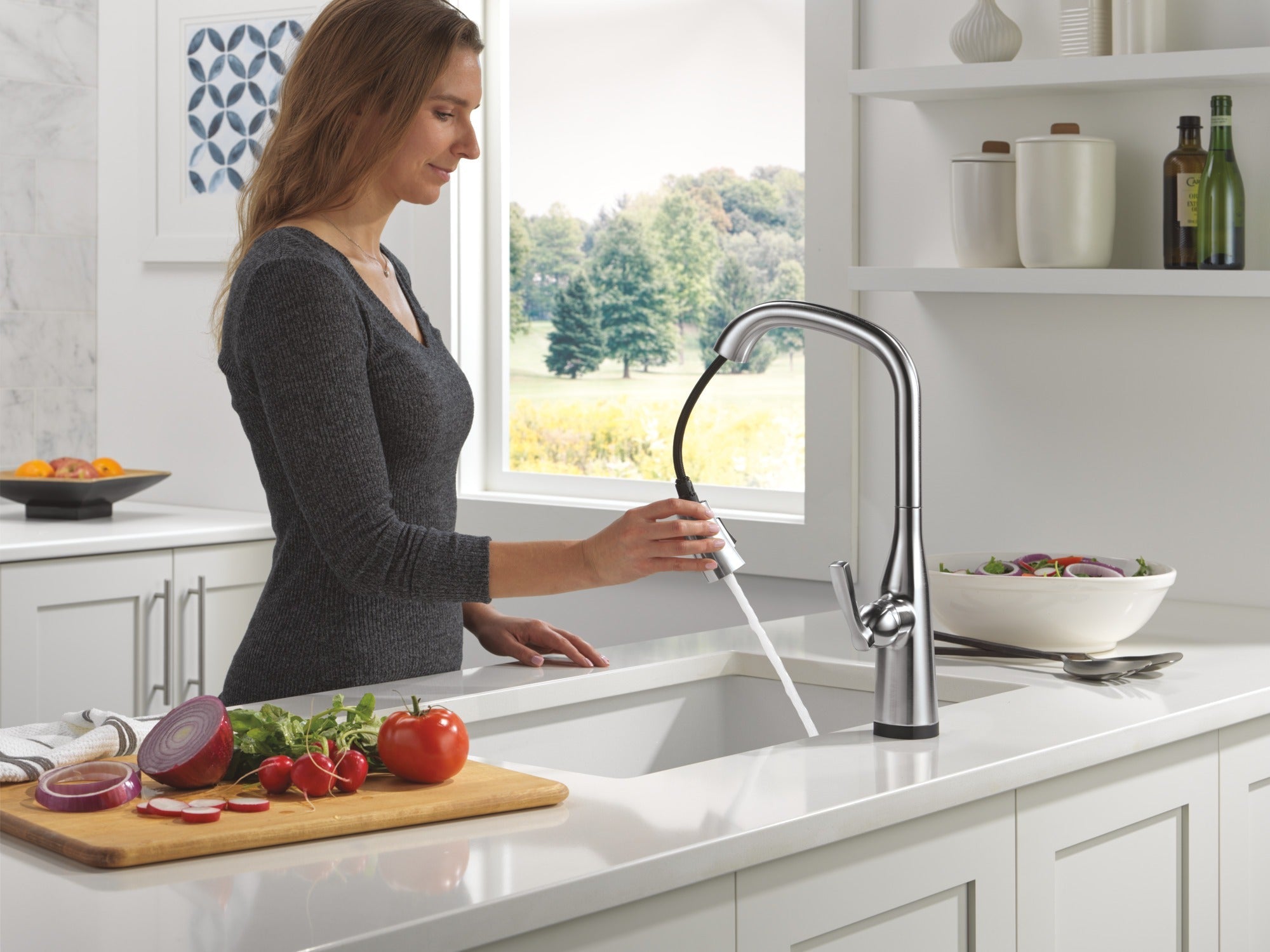 Delta Stryke® Touch<sub>2</sub>O® Technology Kitchen Faucet with Touchless Technology