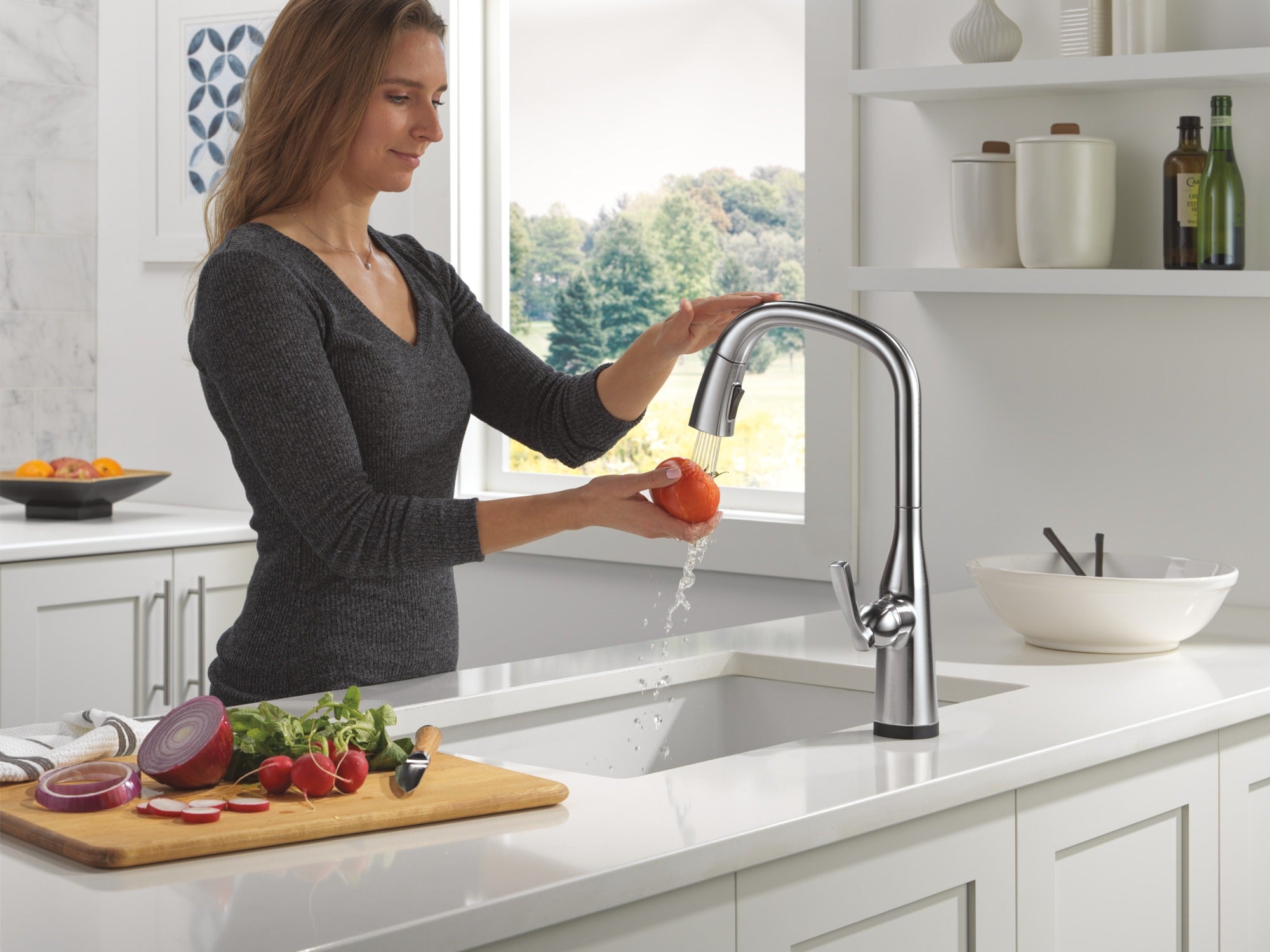 Delta Stryke® Touch<sub>2</sub>O® Technology Kitchen Faucet with Touchless Technology