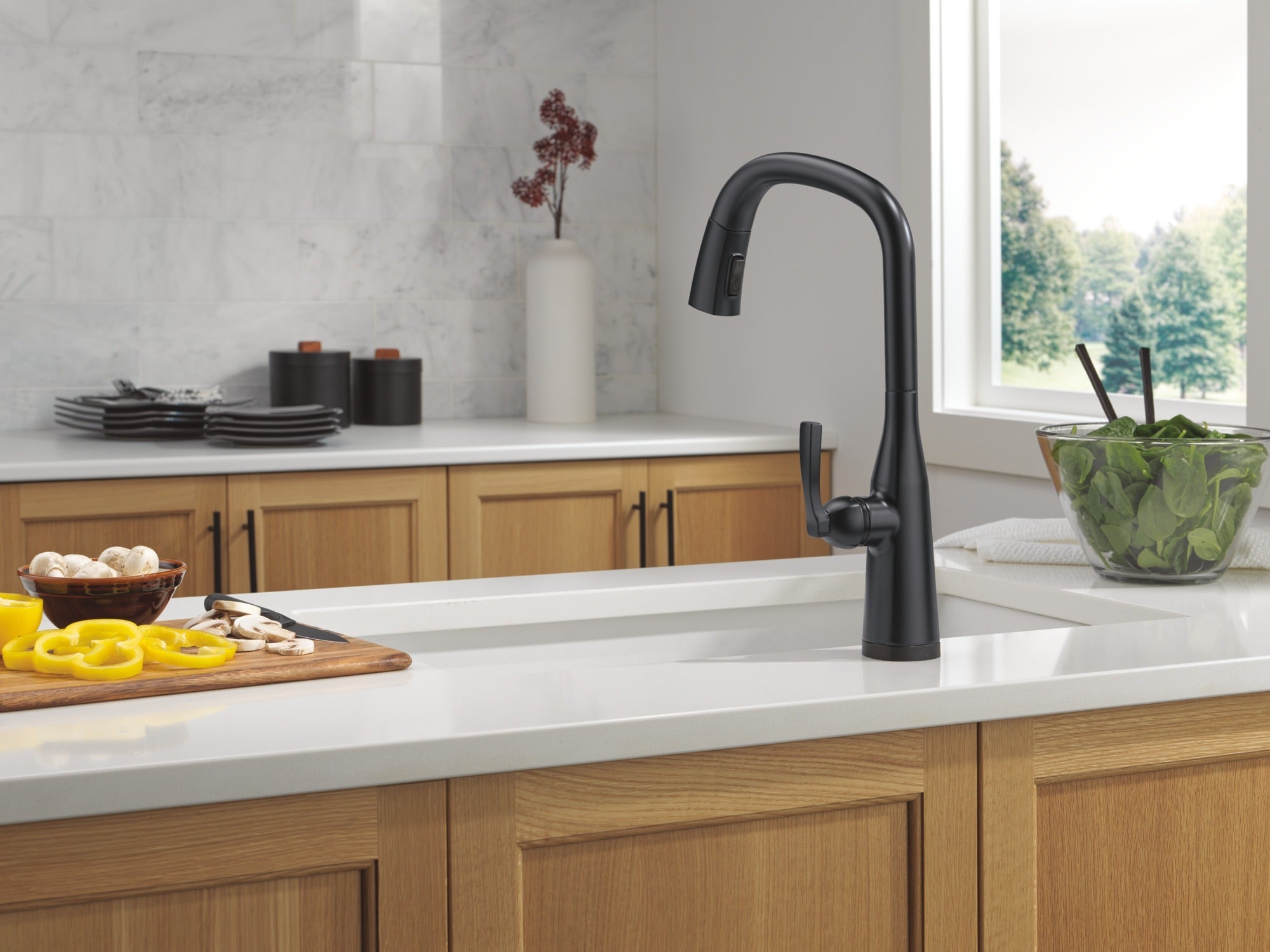 Delta Stryke® Touch<sub>2</sub>O® Technology Kitchen Faucet with Touchless Technology