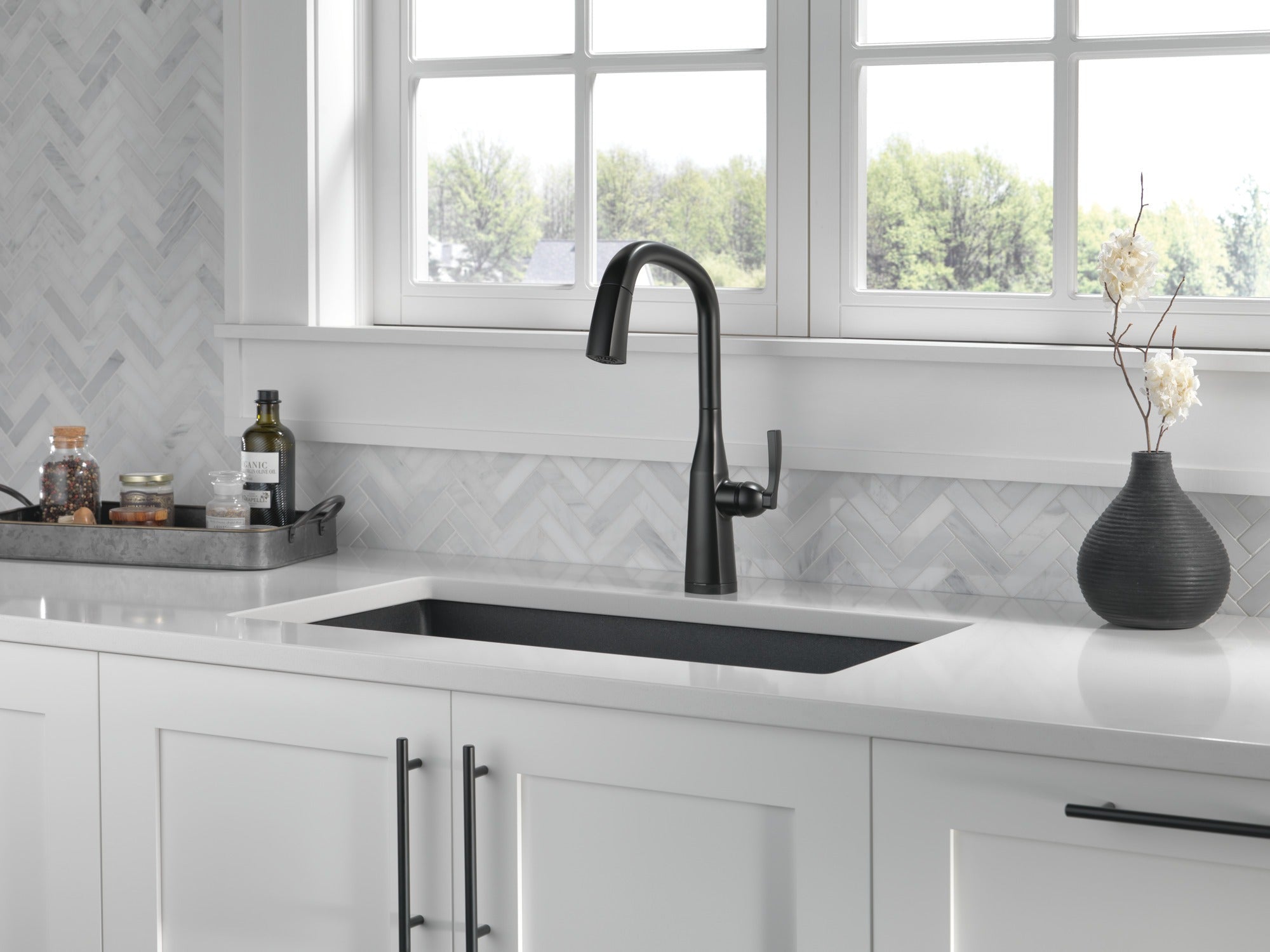 Delta Stryke® Touch<sub>2</sub>O® Pull-Down Kitchen w/ Voice
