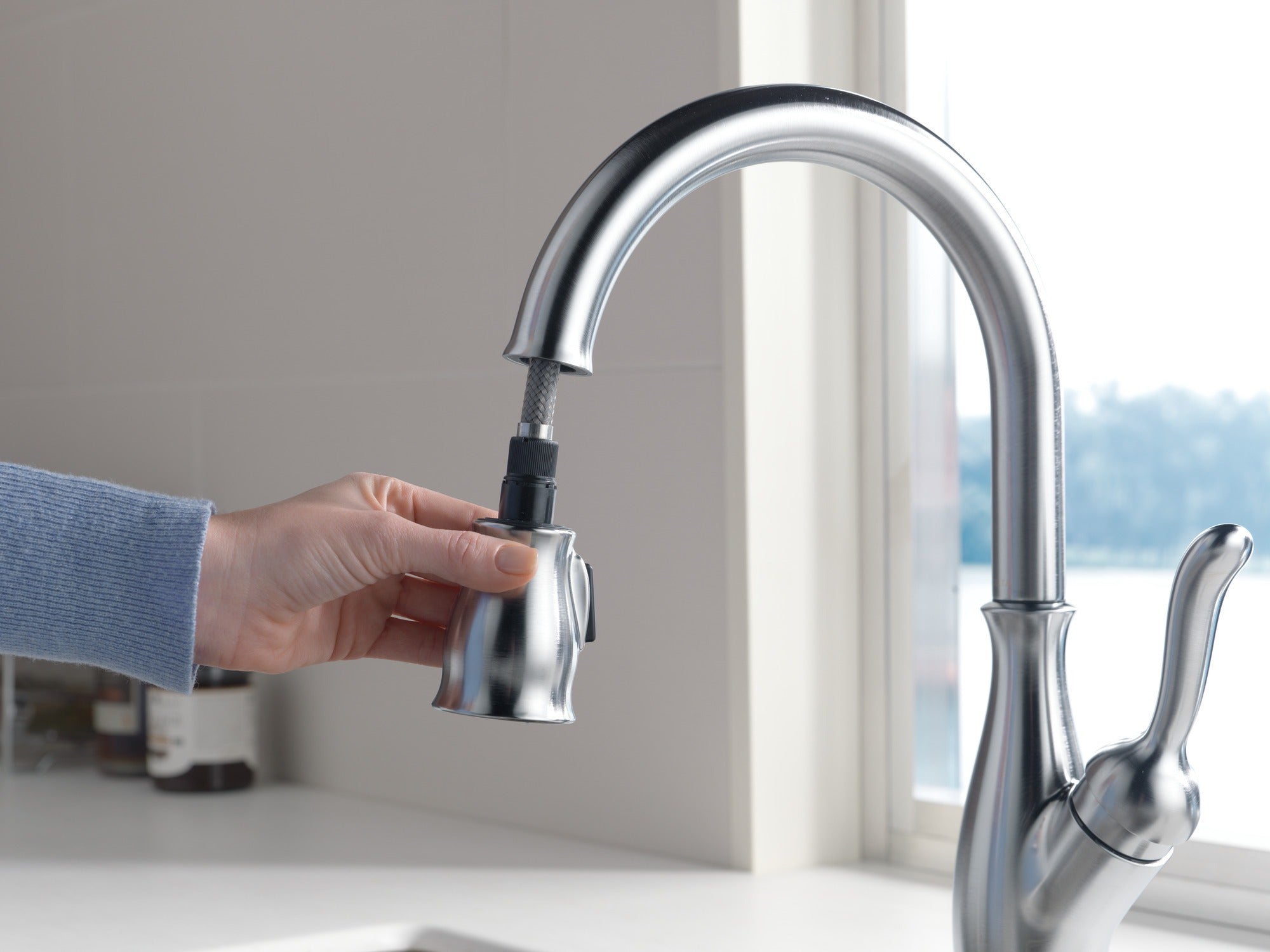 Delta Leland® Single Handle Pull-Down Kitchen Faucet with ShieldSpray® Technology