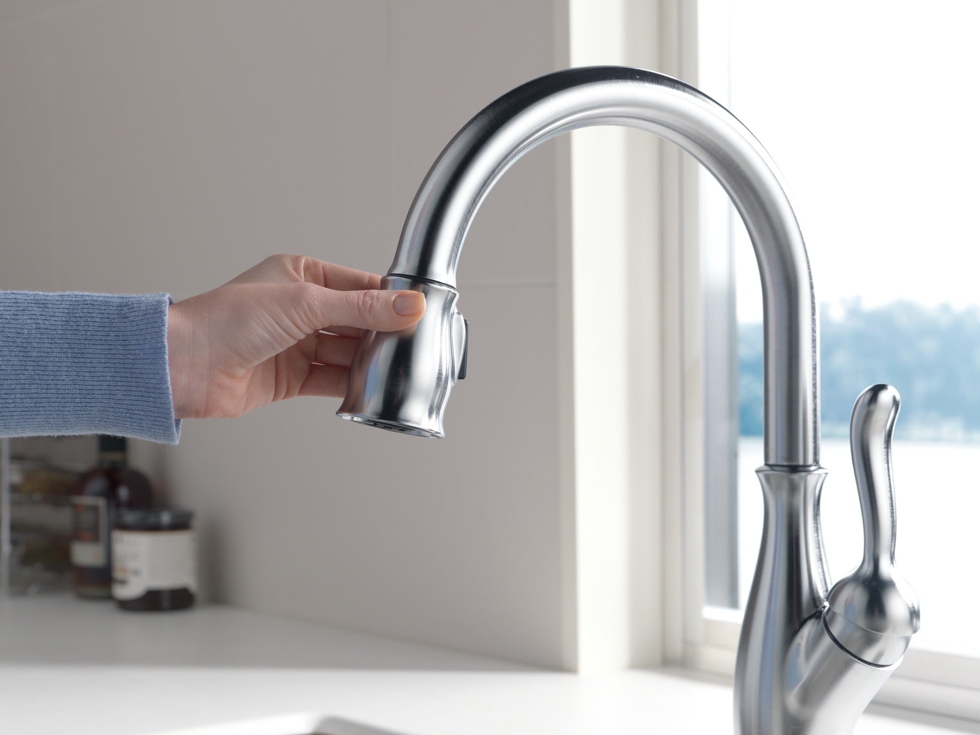 Delta Leland® Single Handle Pull-Down Kitchen Faucet with ShieldSpray® Technology