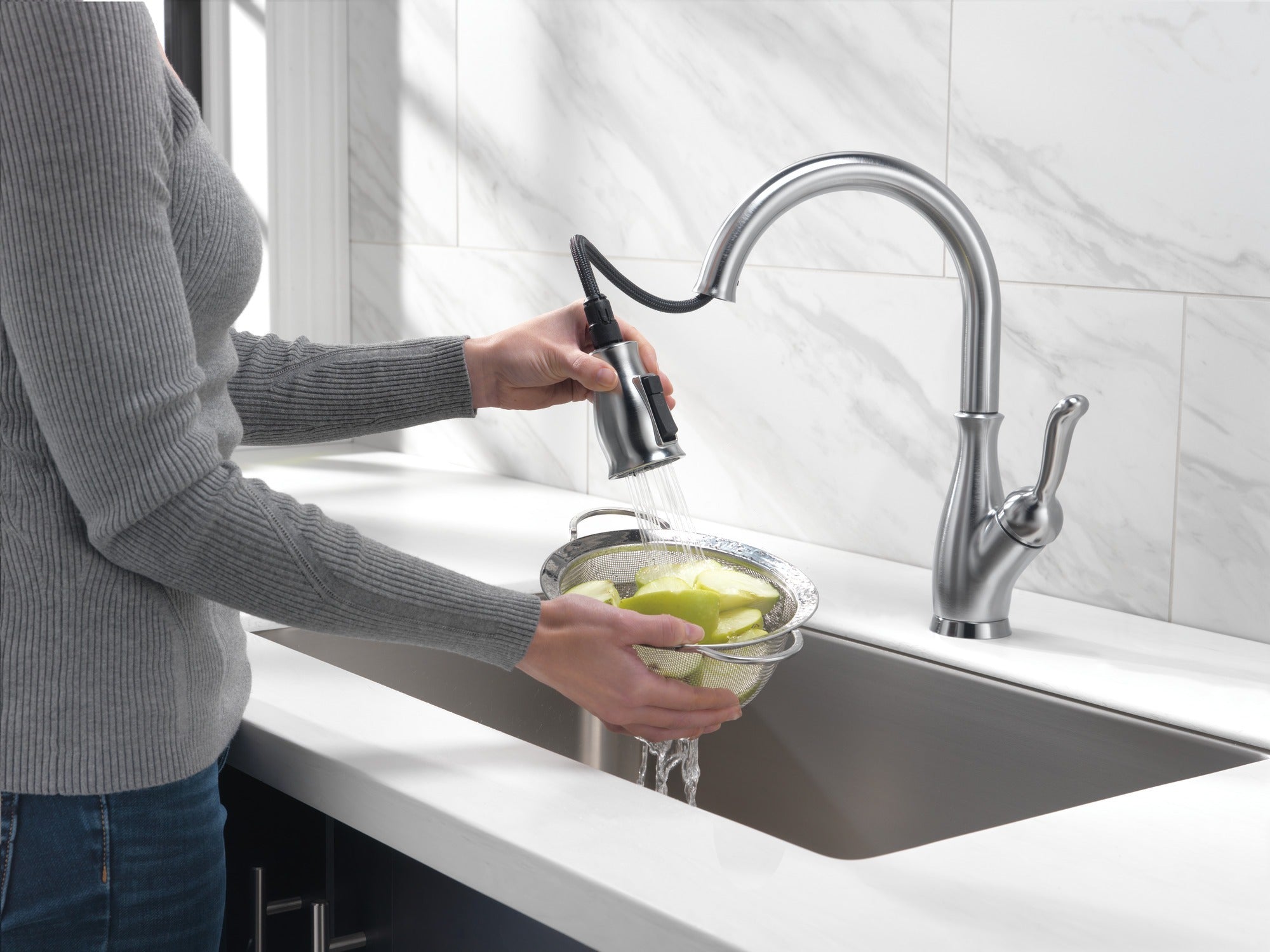 Delta Leland® Single Handle Pull-Down Kitchen Faucet with ShieldSpray® Technology