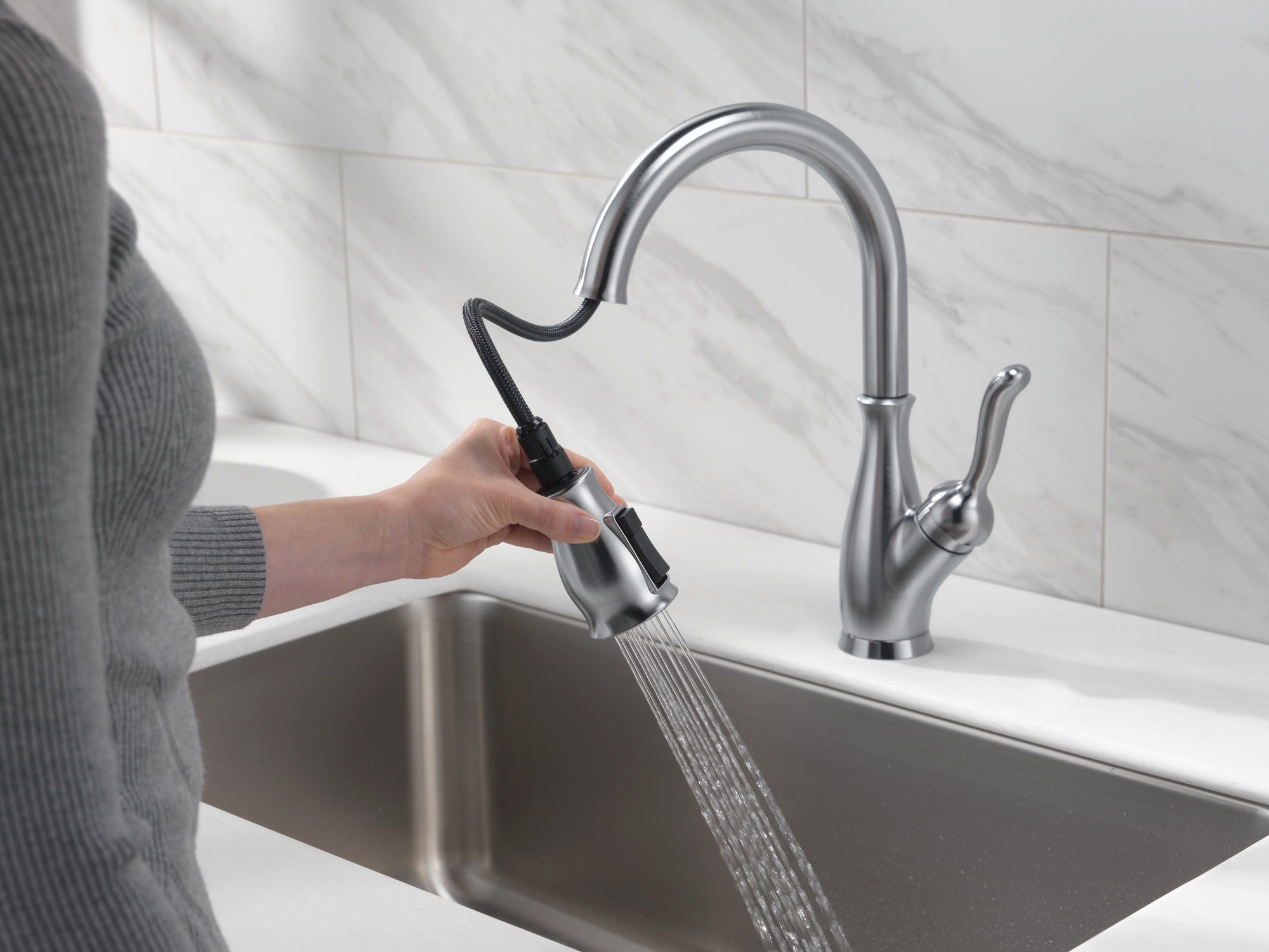 Delta Leland® Single Handle Pull-Down Kitchen Faucet with ShieldSpray® Technology