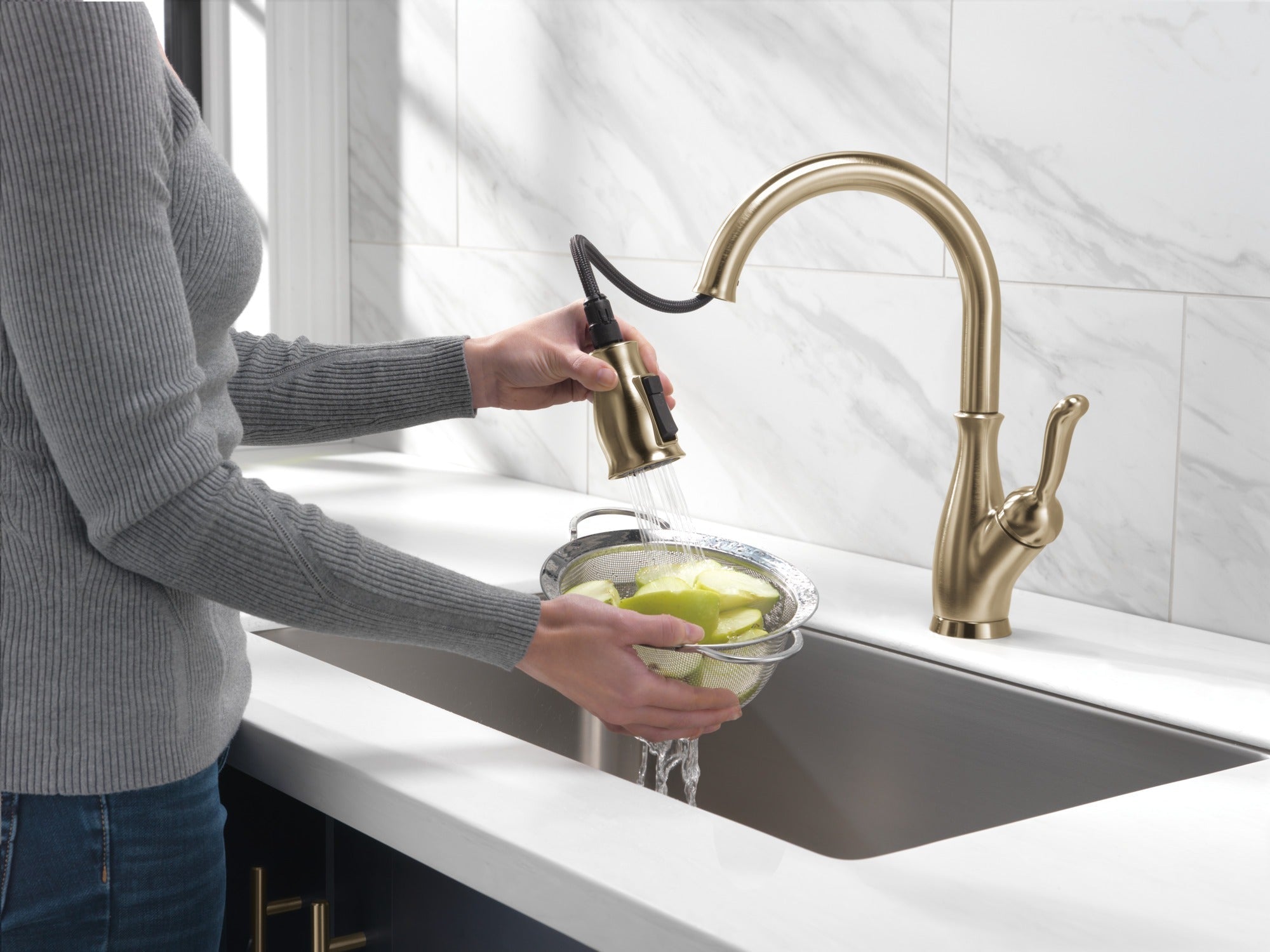 Delta Leland® Single Handle Pull-Down Kitchen Faucet with ShieldSpray® Technology