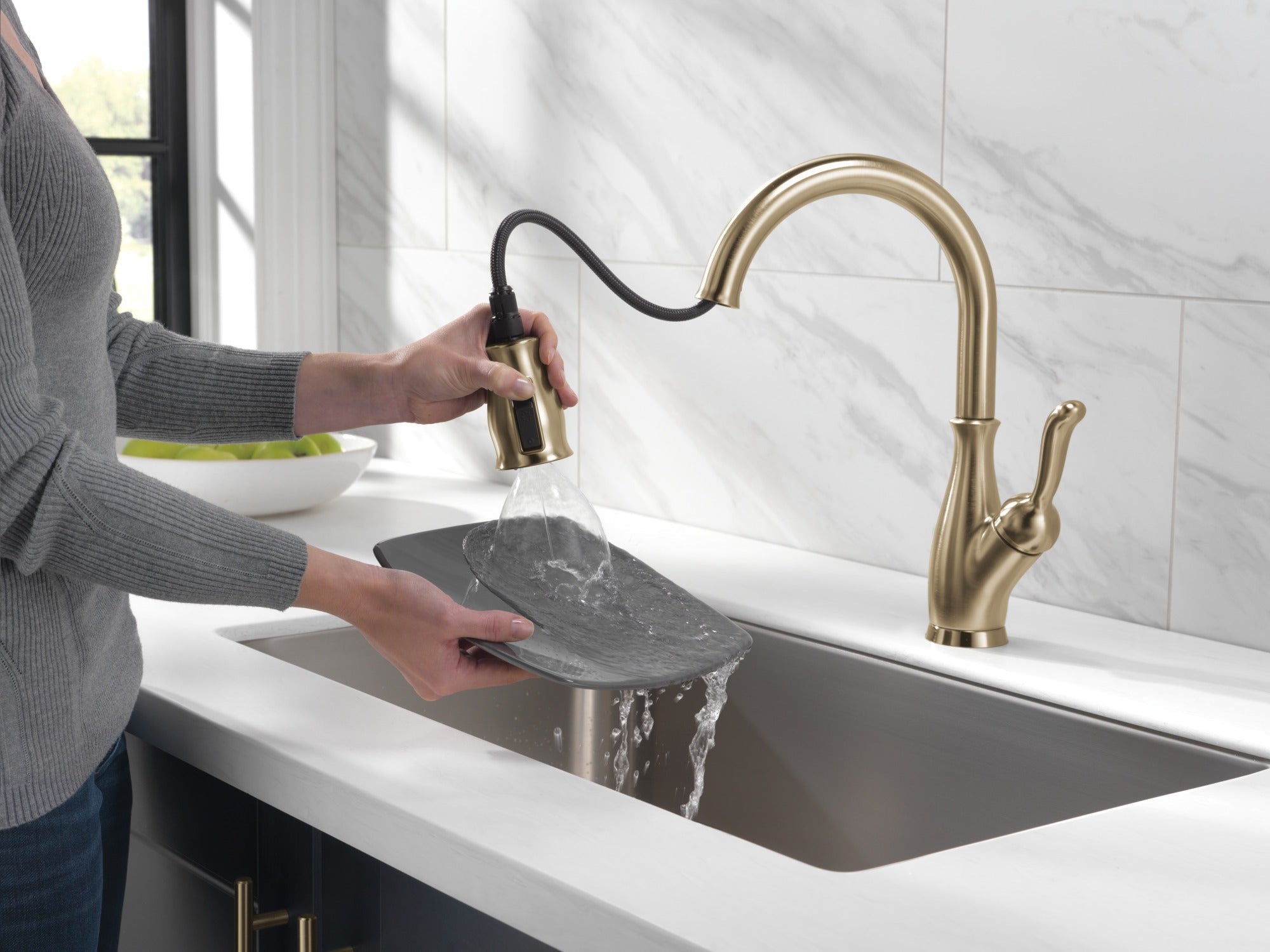 Delta Leland® Single Handle Pull-Down Kitchen Faucet with ShieldSpray® Technology