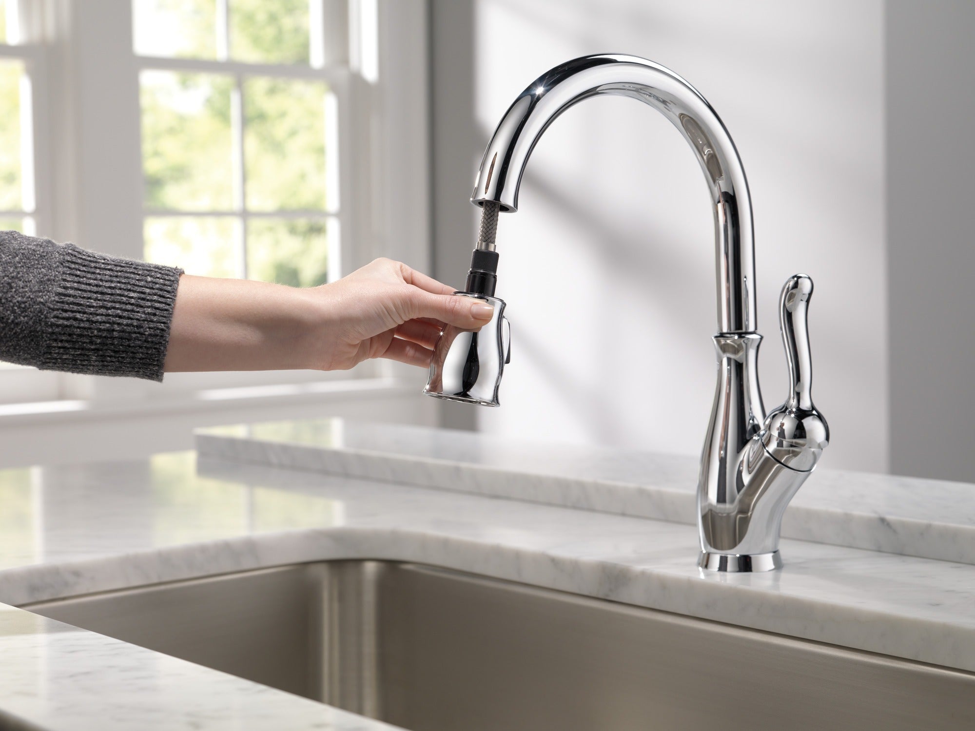 Delta Leland® Single Handle Pull-Down Kitchen Faucet with ShieldSpray® Technology
