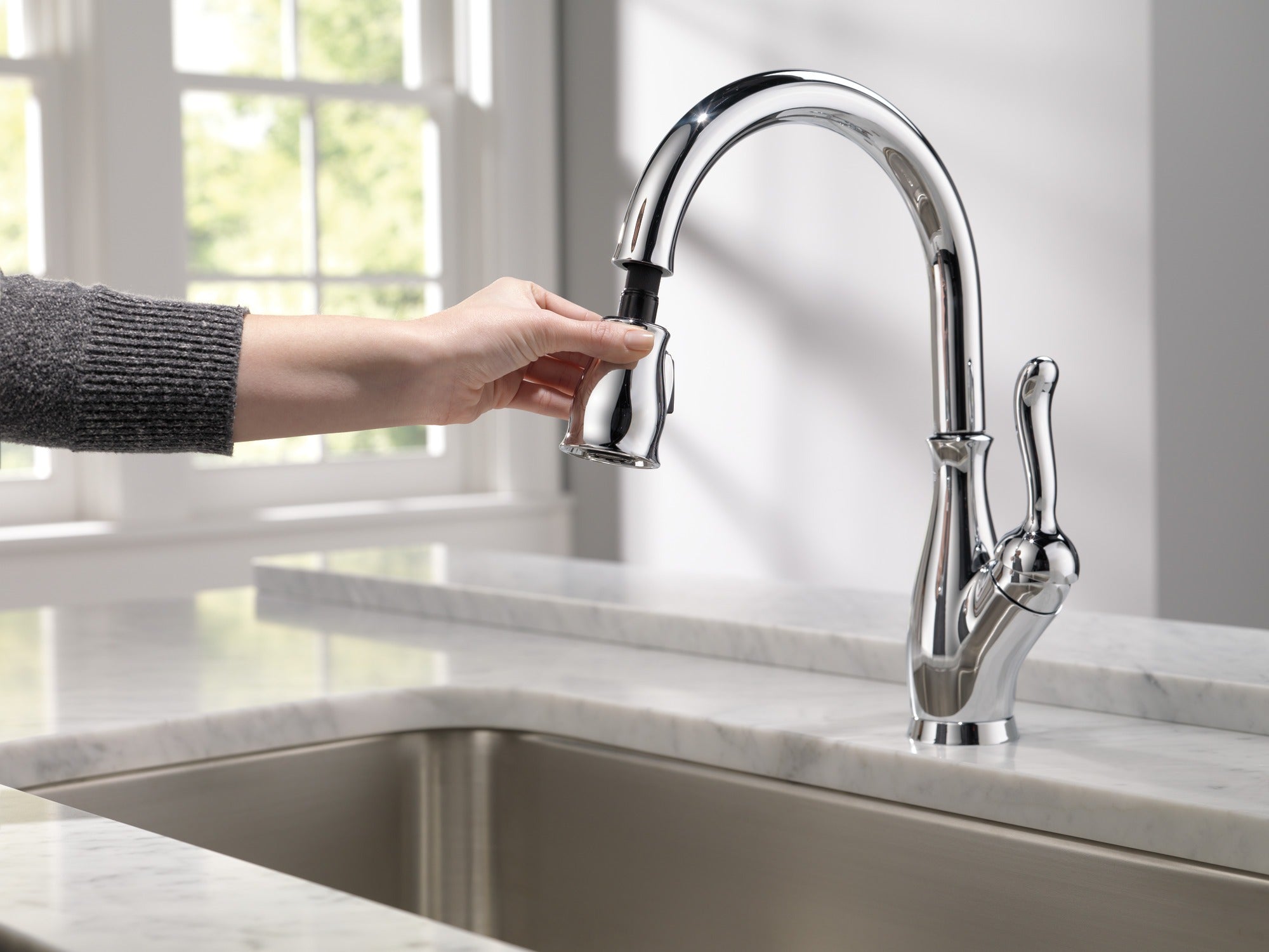 Delta Leland® Single Handle Pull-Down Kitchen Faucet with ShieldSpray® Technology