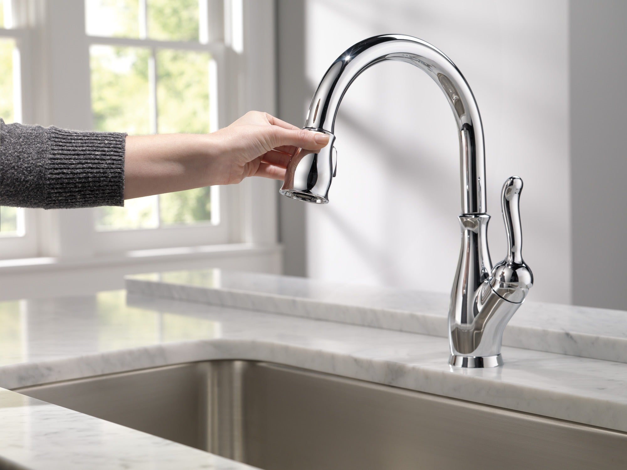 Delta Leland® Single Handle Pull-Down Kitchen Faucet with ShieldSpray® Technology