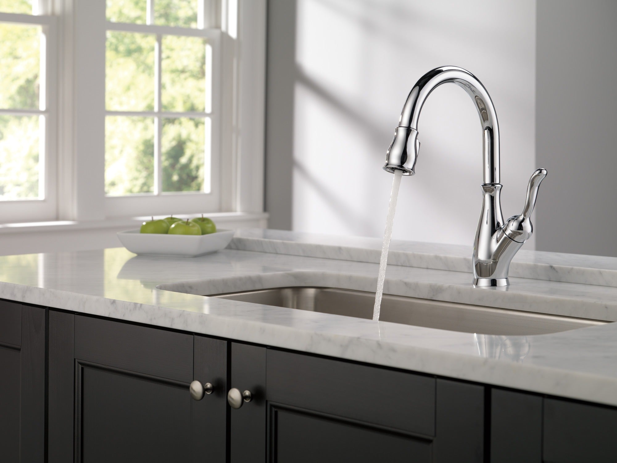 Delta Leland® Single Handle Pull-Down Kitchen Faucet with ShieldSpray® Technology