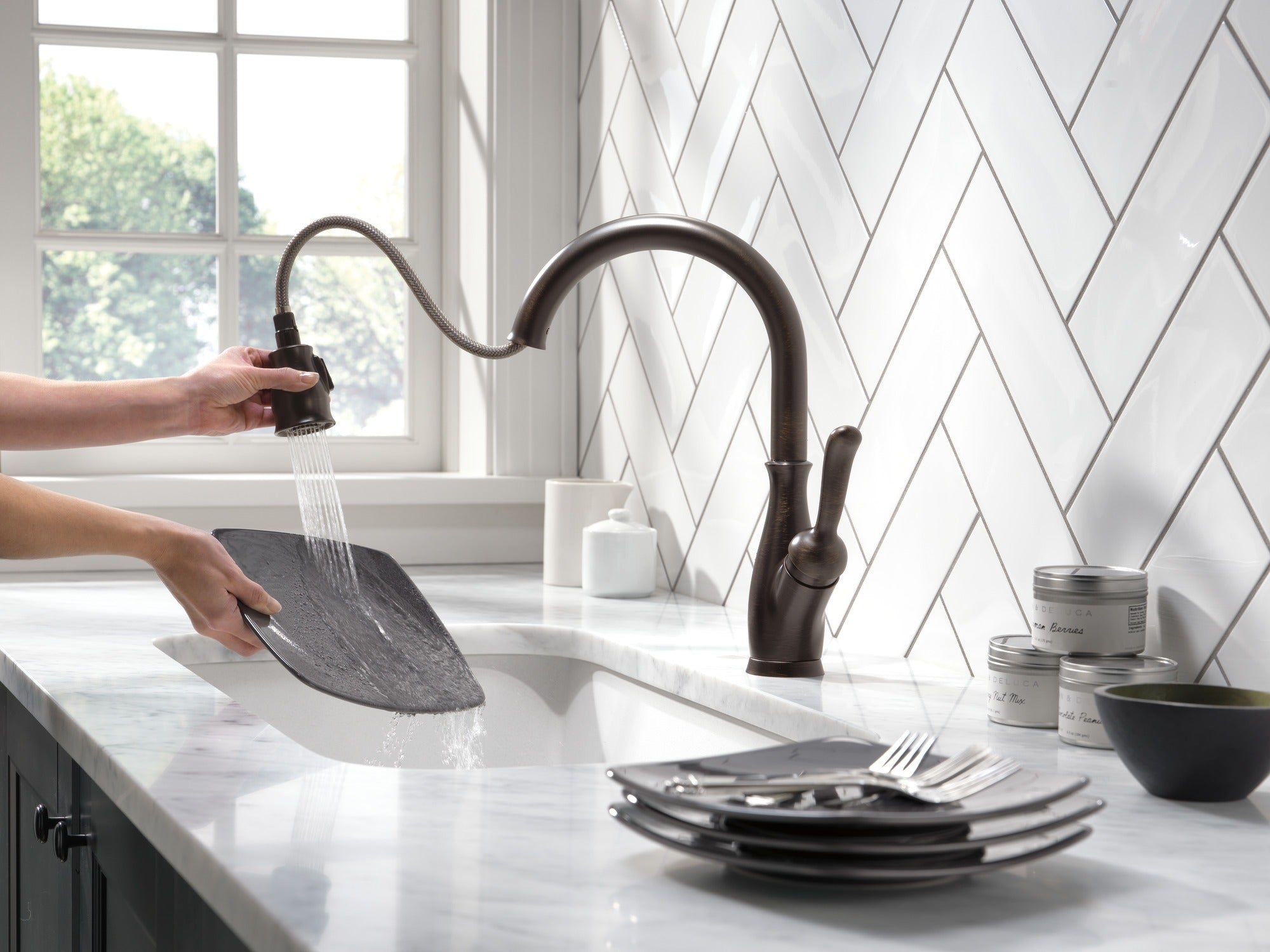 Delta Leland® Single Handle Pull-Down Kitchen Faucet with ShieldSpray® Technology