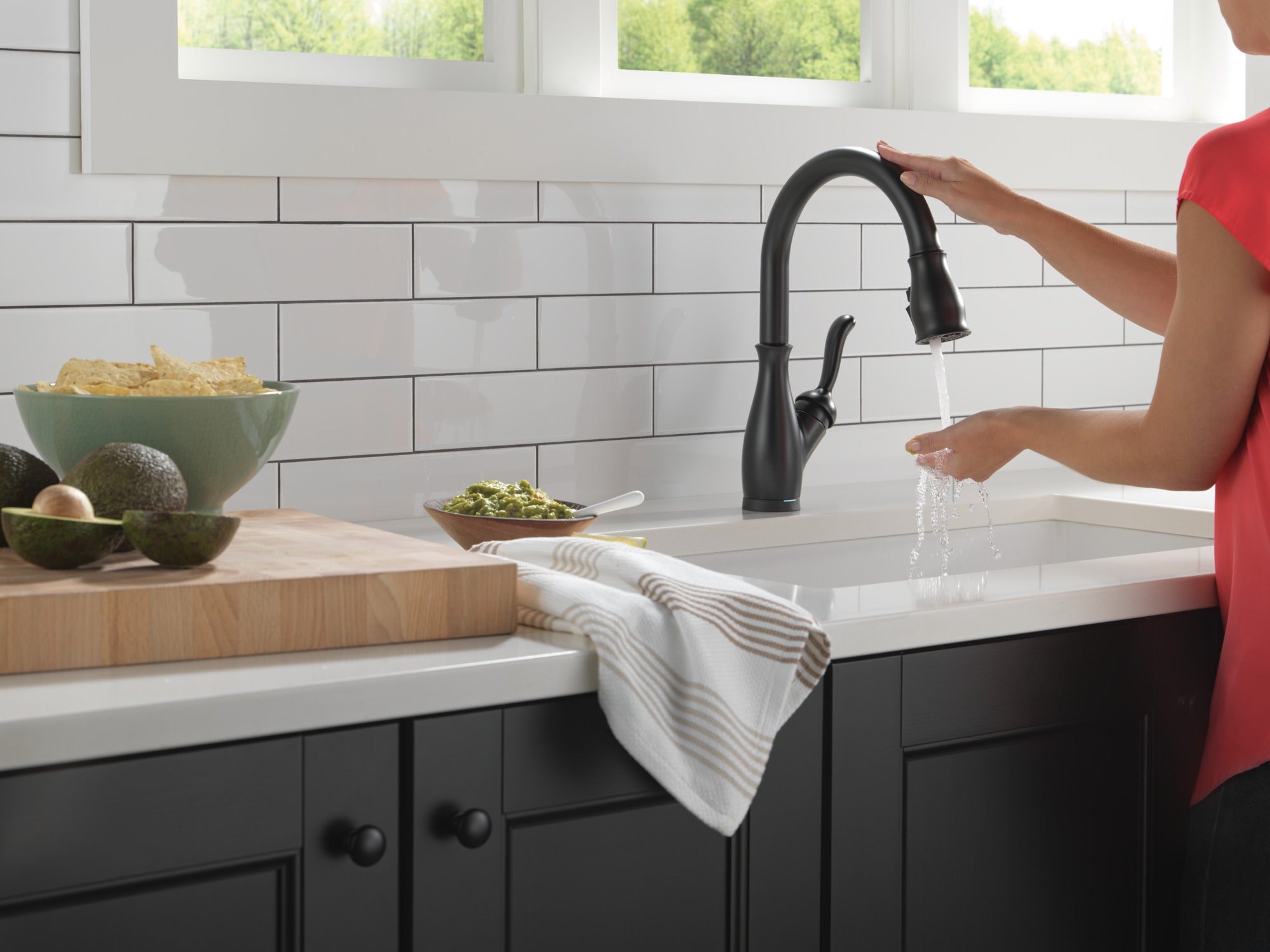 Delta Leland® Single Handle Pull-Down Kitchen Faucet With Touch<sub>2</sub>O® Technology And ShieldSpray® Technologies