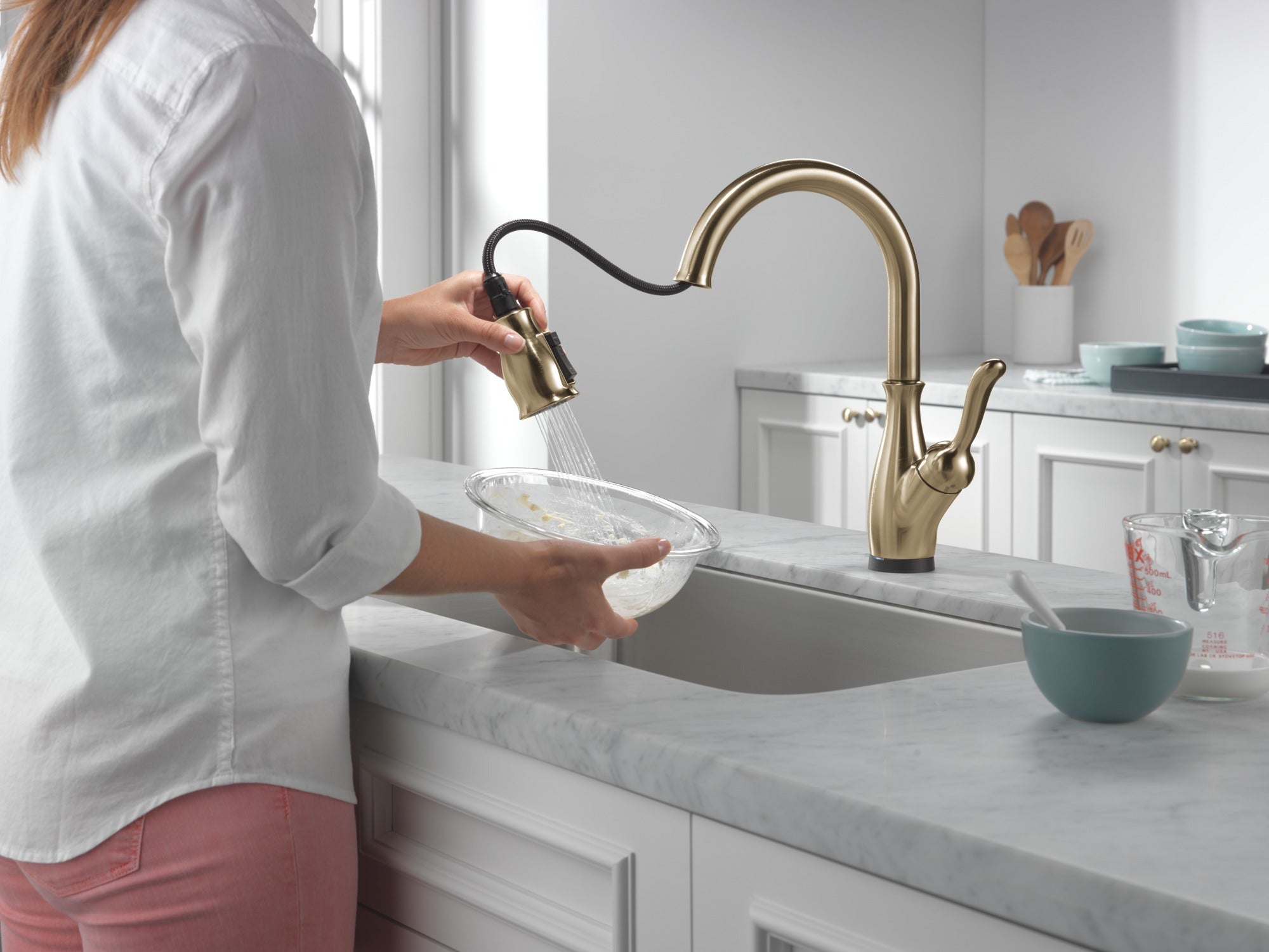 Delta Leland® Single Handle Pull-Down Kitchen Faucet with Touch<sub>2</sub>O® Technology Technology