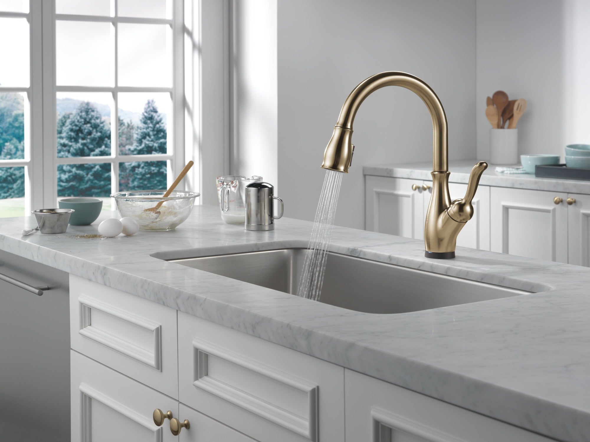 Delta Leland® Single Handle Pull-Down Kitchen Faucet with Touch<sub>2</sub>O® Technology Technology