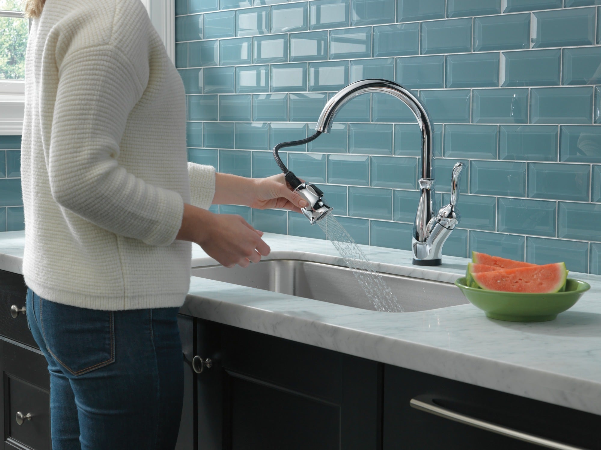 Delta Leland® Single Handle Pull-Down Kitchen Faucet with Touch<sub>2</sub>O® and ShieldSpray® Technologies