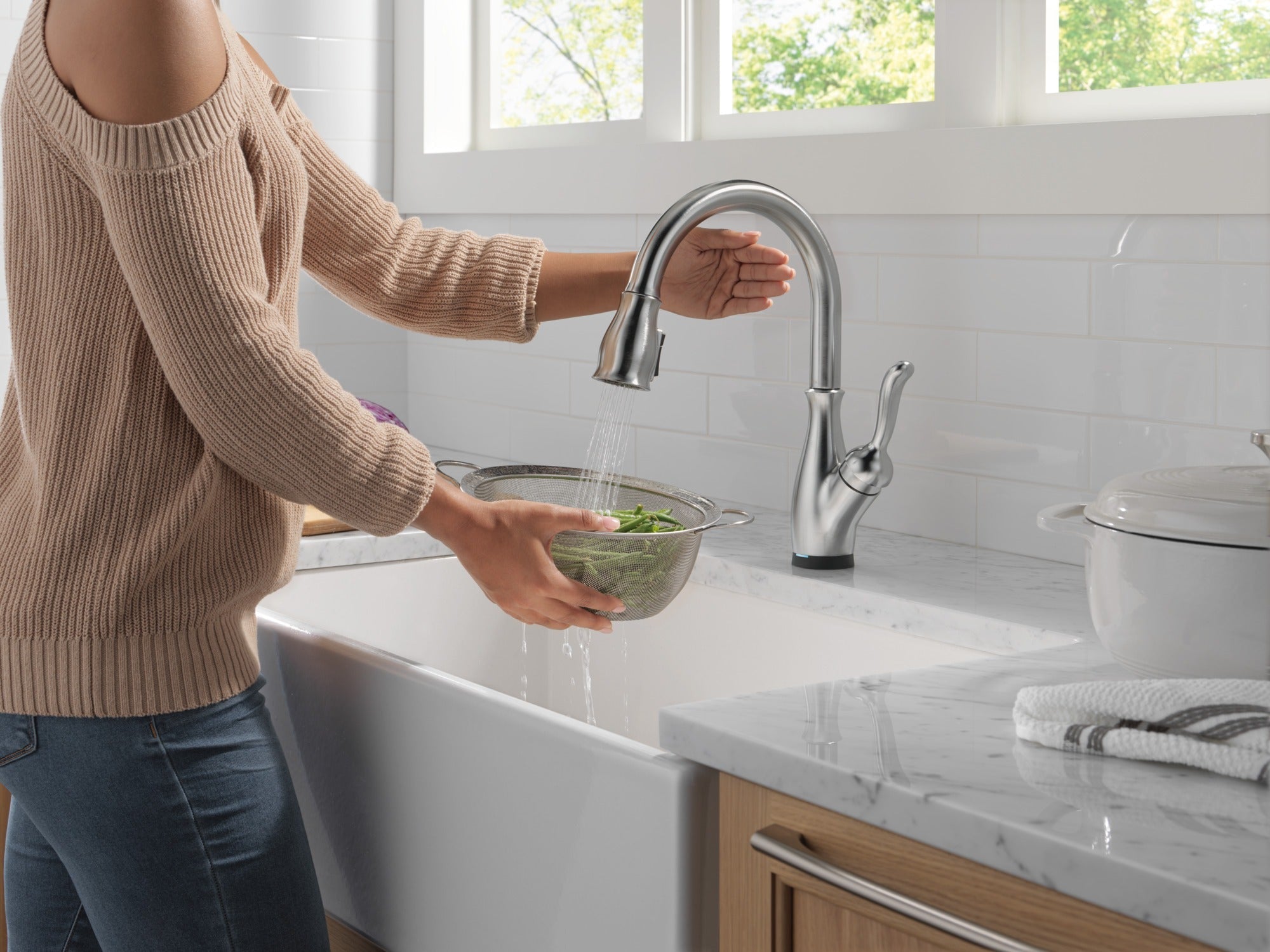 Delta Leland® Touch<sub>2</sub>O® Technology Kitchen Faucet with Touchless Technology
