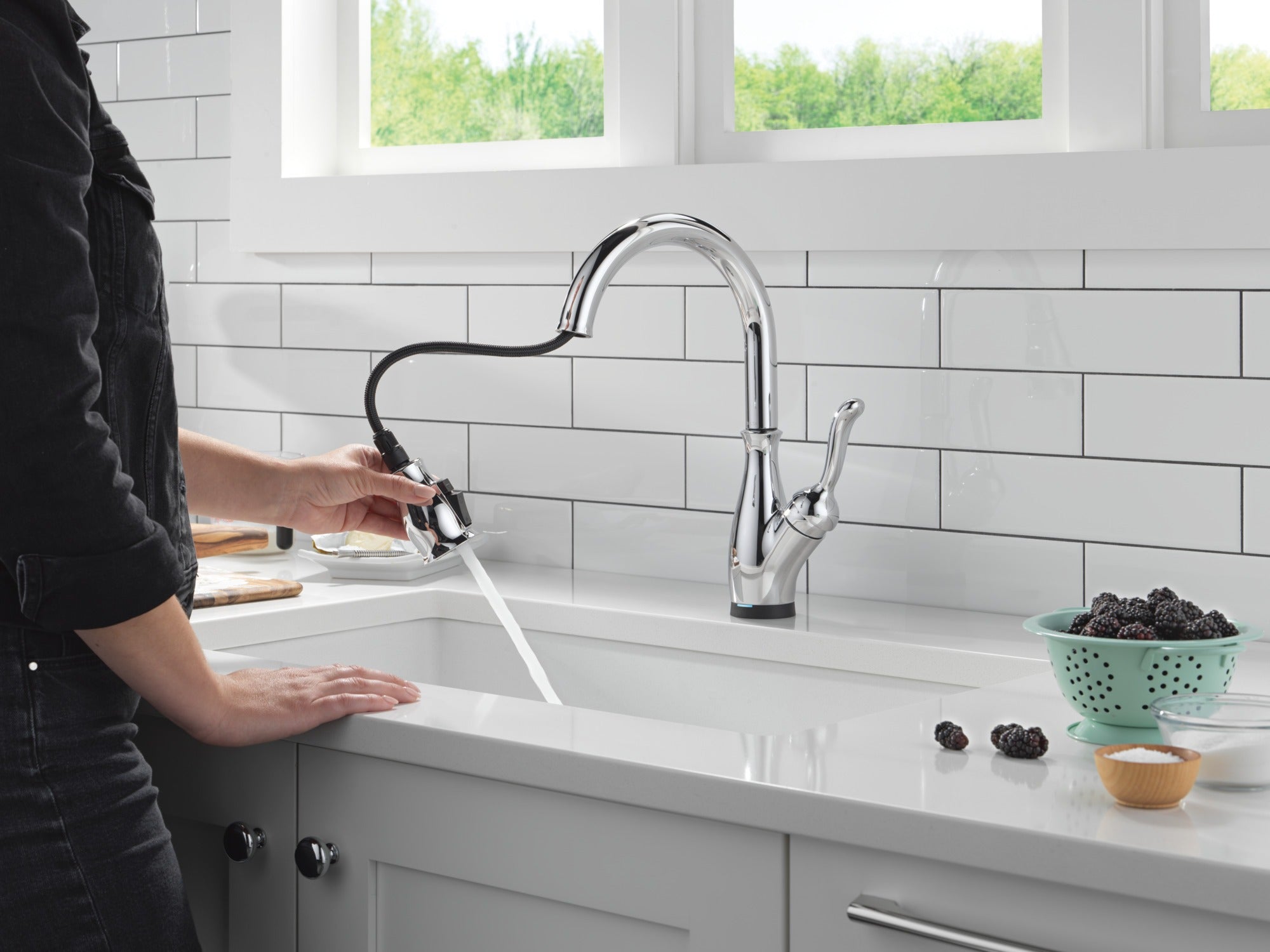 Delta Leland® Touch<sub>2</sub>O® Technology Kitchen Faucet with Touchless Technology