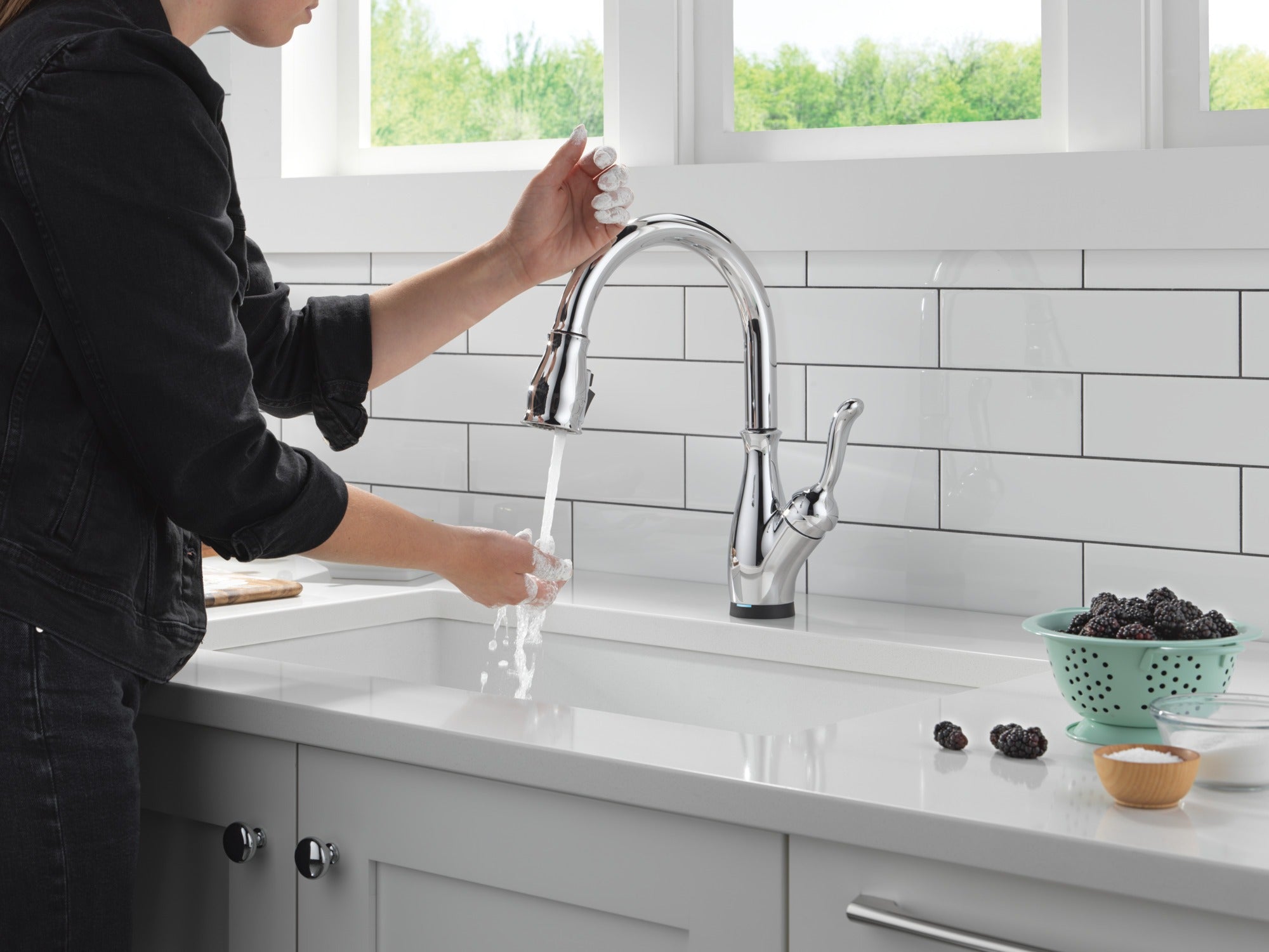 Delta Leland® Touch<sub>2</sub>O® Technology Kitchen Faucet with Touchless Technology