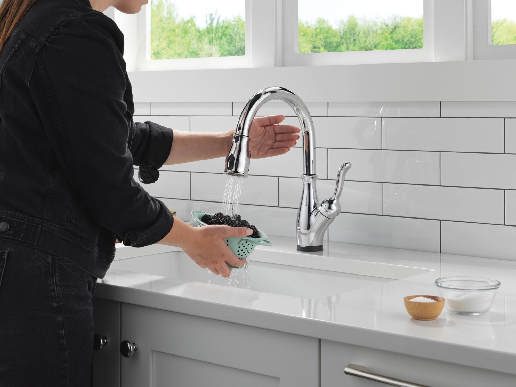 Delta Leland® Touch<sub>2</sub>O® Technology Kitchen Faucet with Touchless Technology