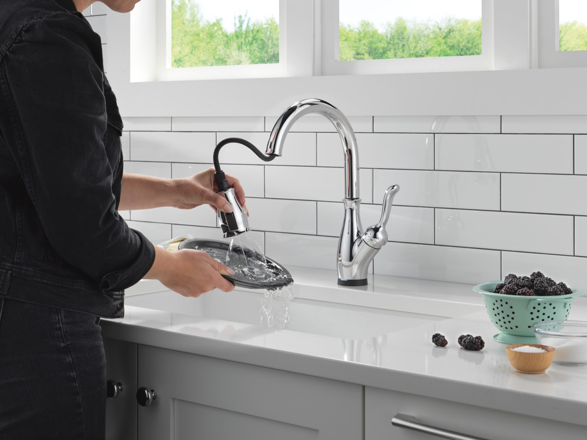 Delta Leland® Touch<sub>2</sub>O® Technology Kitchen Faucet with Touchless Technology