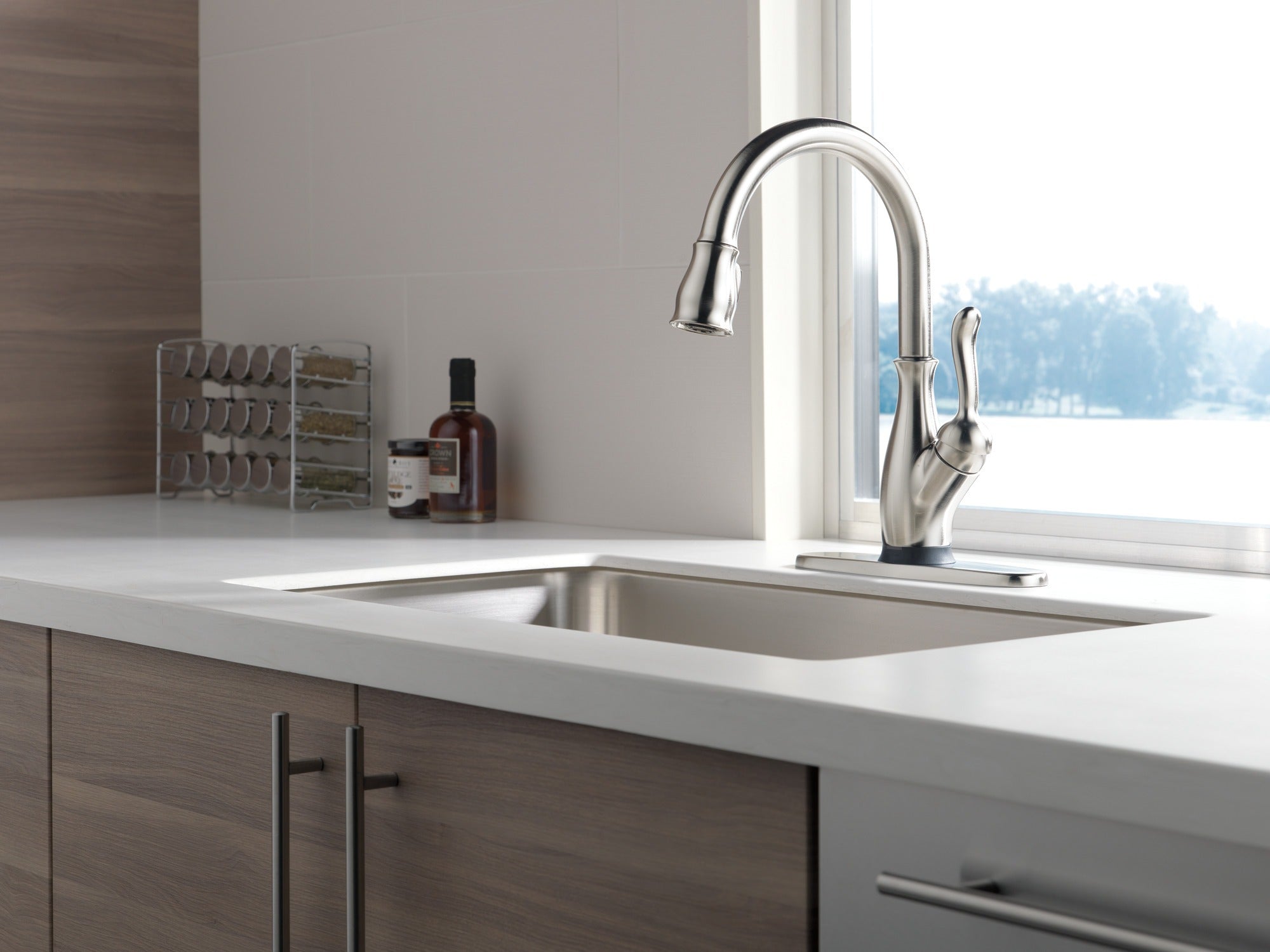 Delta Leland® VoiceIQ® Single Handle Pull-Down Faucet with Touch<sub>2</sub>O® Technology