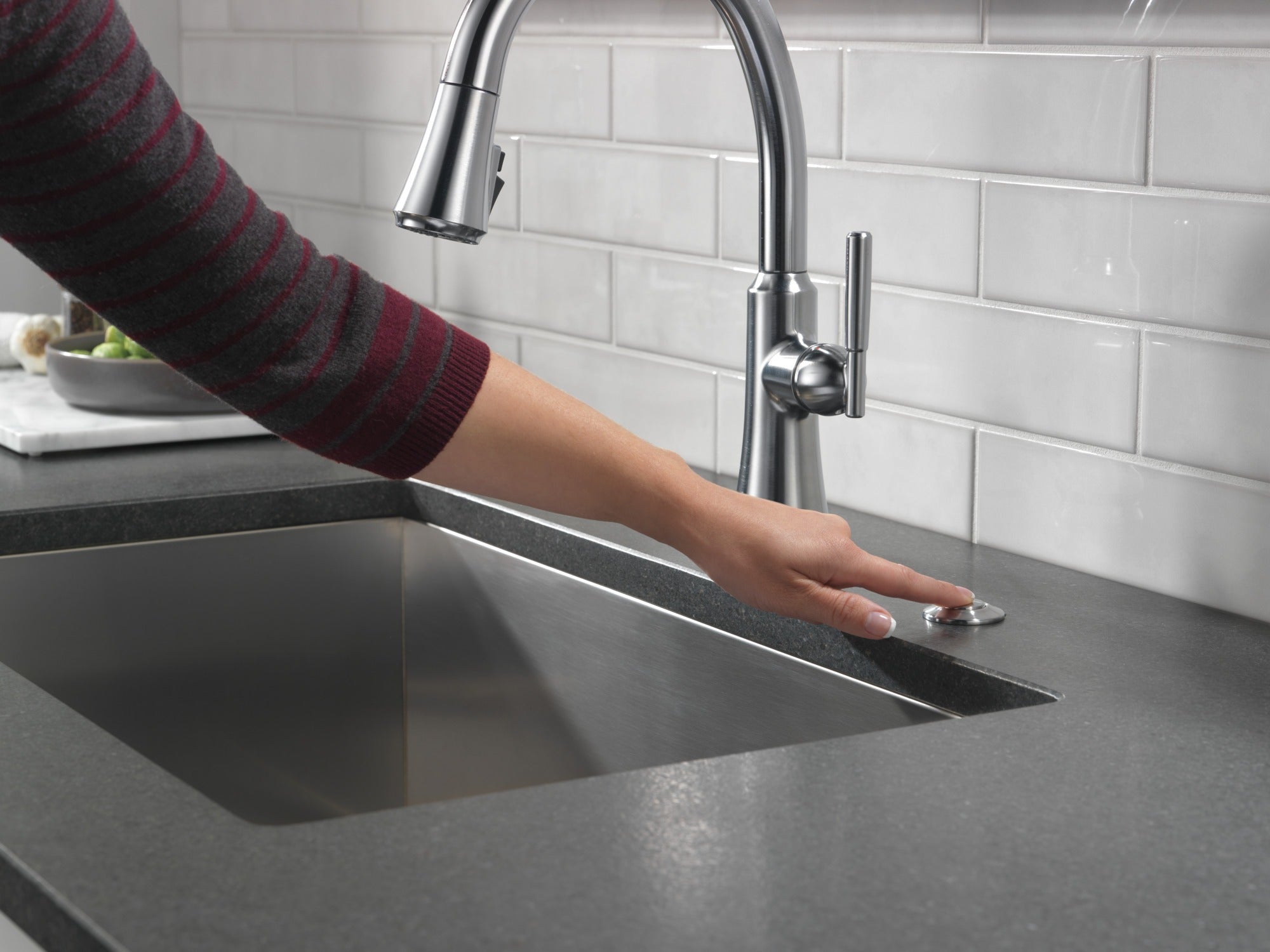 Delta Coranto® Single Handle Pull-Down Kitchen Faucet