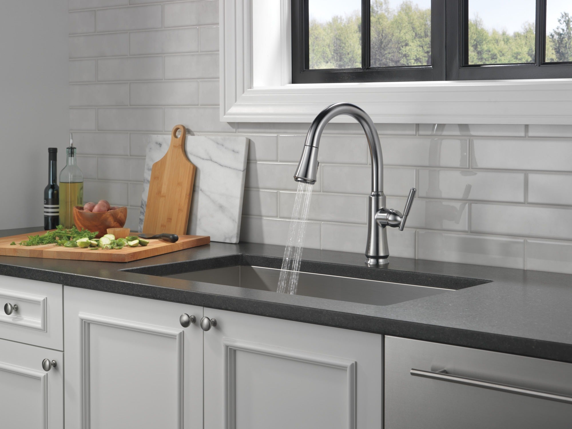 Delta Coranto® Single Handle Pull-Down Kitchen Faucet