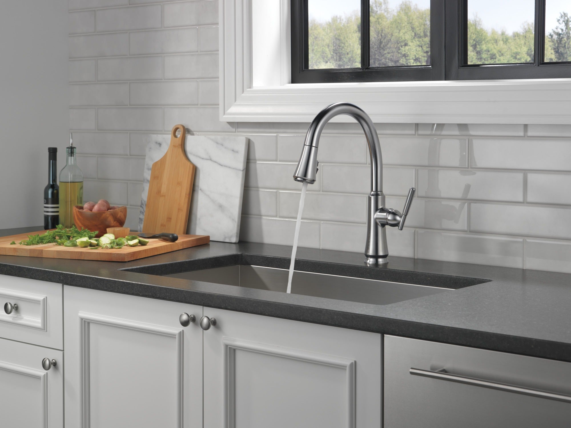 Delta Coranto® Single Handle Pull-Down Kitchen Faucet