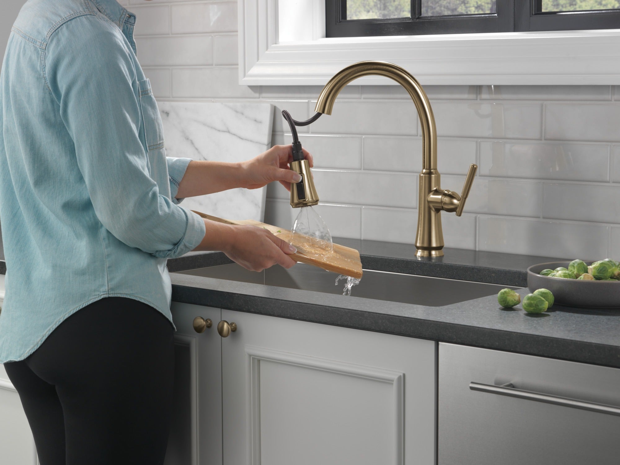 Delta Coranto® Single Handle Pull-Down Kitchen Faucet